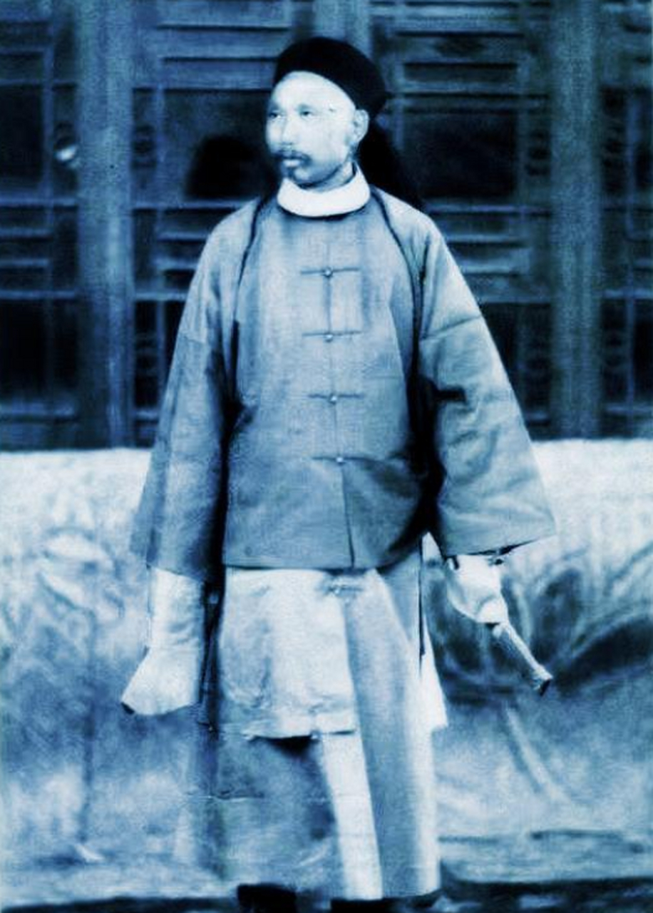 近日,"丁汝昌投降图"在中国的出版物中引起了广泛关注和争议,这一图像