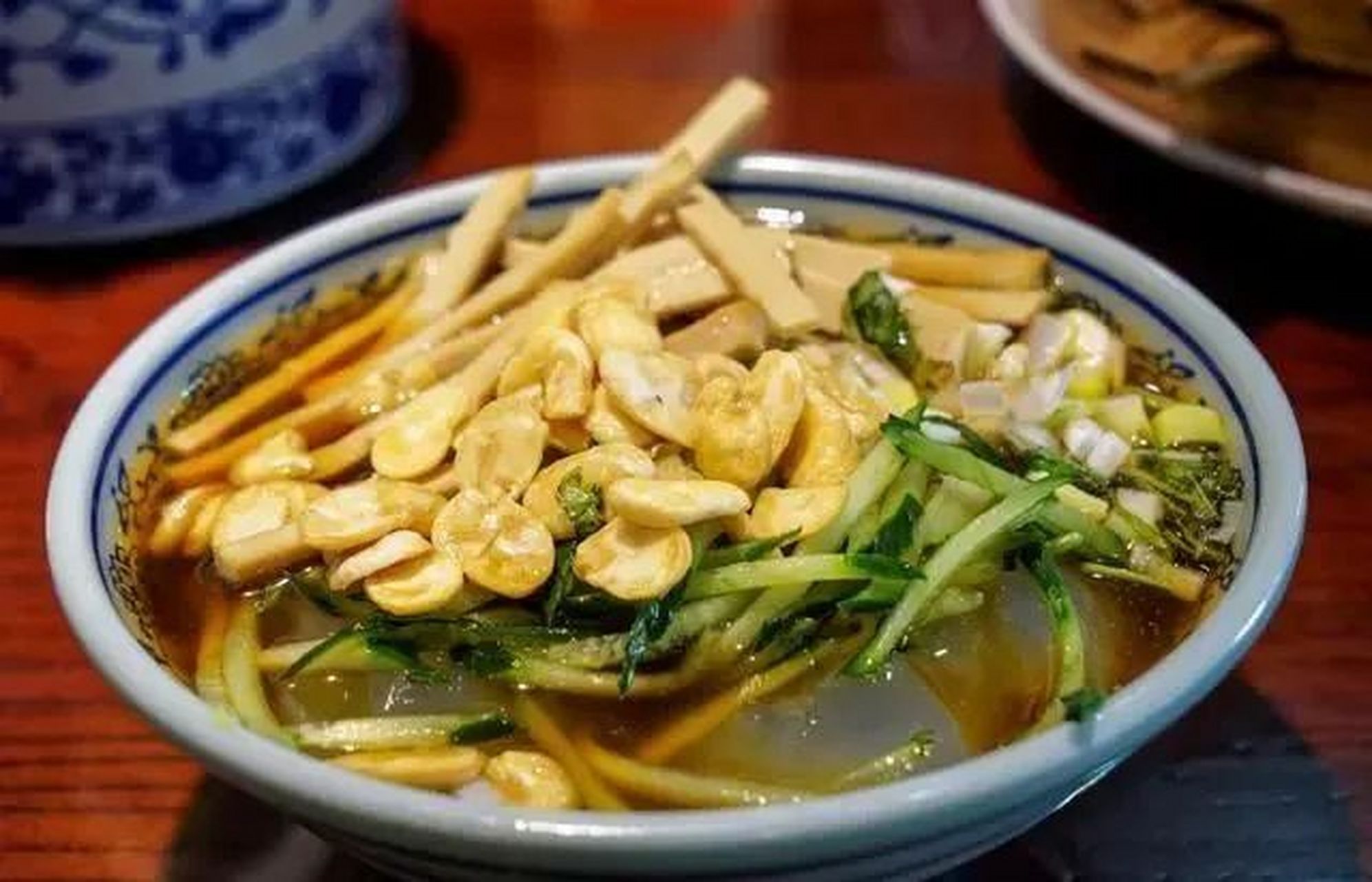 大同美食# 浑源凉粉是山西省大同市浑源县一道特色小吃,是以土豆淀粉