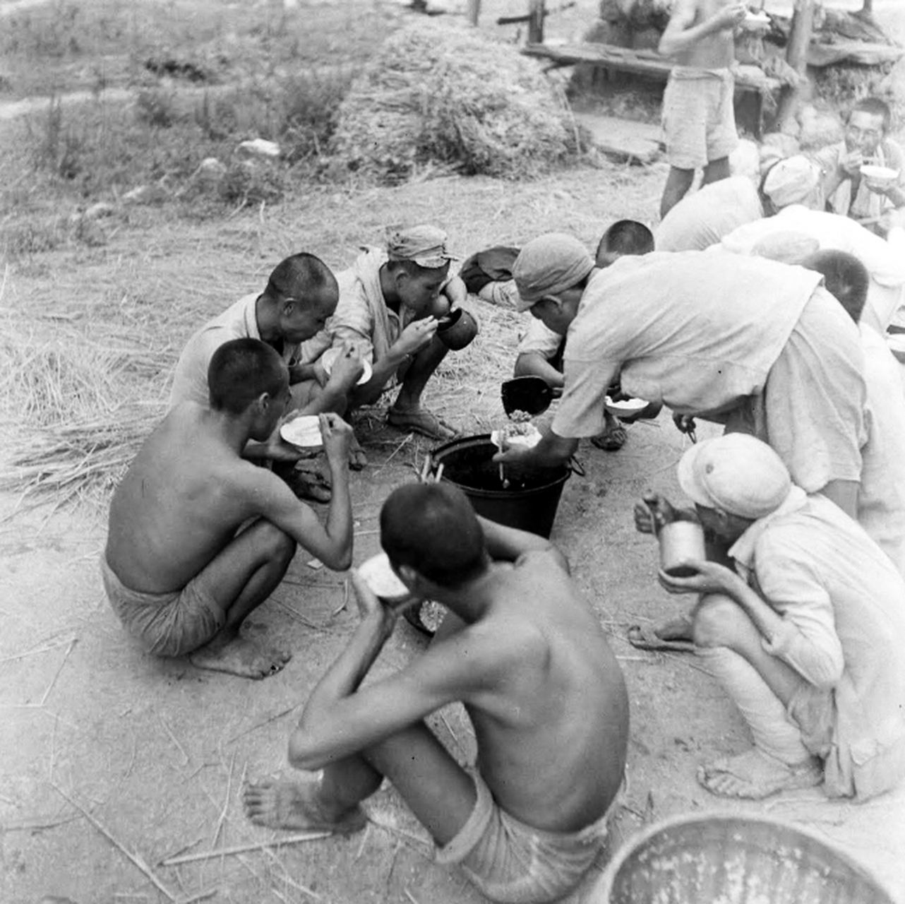 1945年国军仍吃得像乞丐