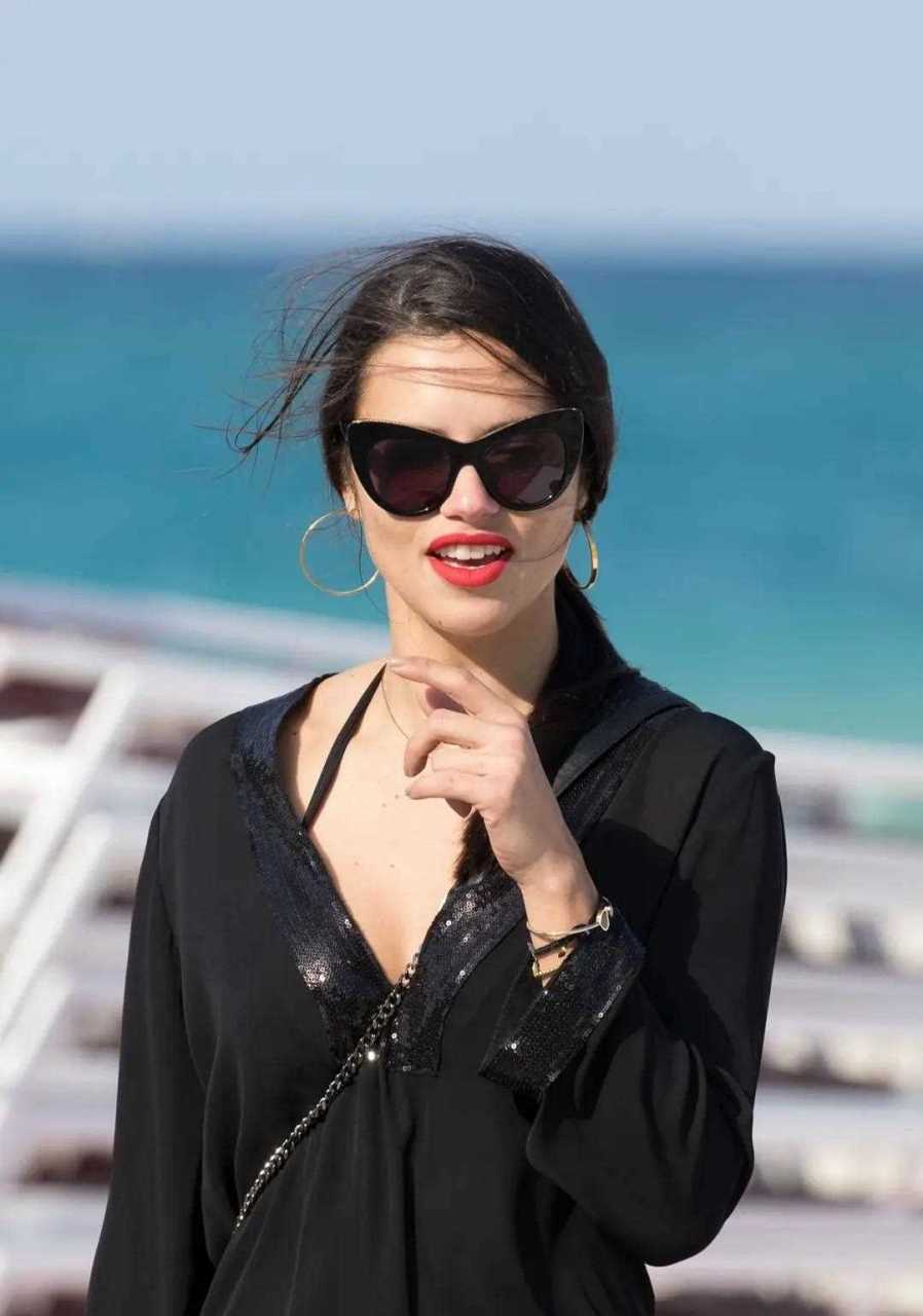 巴西超模阿德里亚娜·利马,2016年,迈阿密海滩拍摄时尚写真.