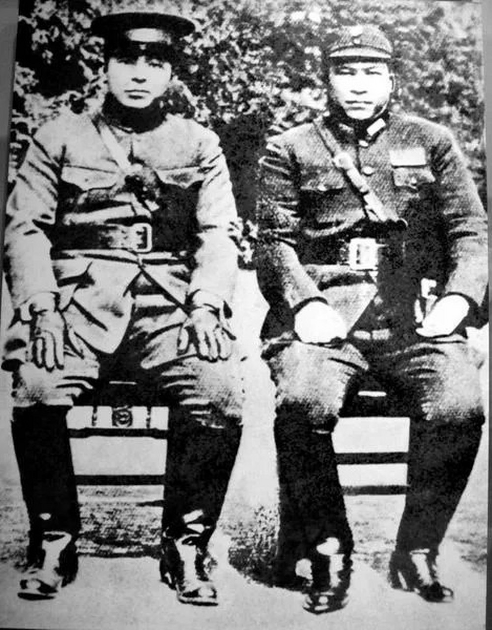 1949年12月,一位名叫李育生的男子来到重庆市军管会, 他坦承交代:我