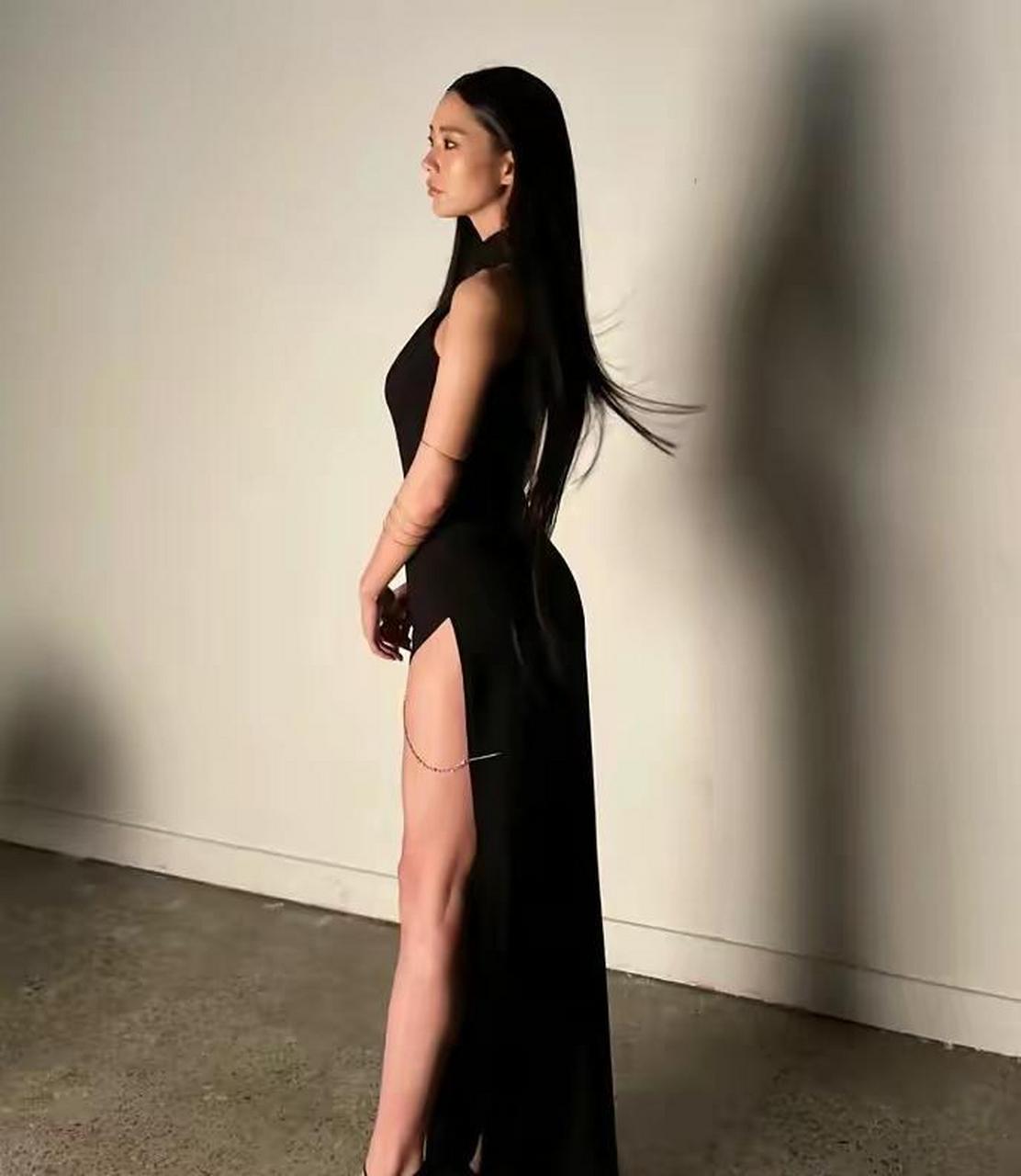 一组克拉拉clara拍摄的性感写真美照.