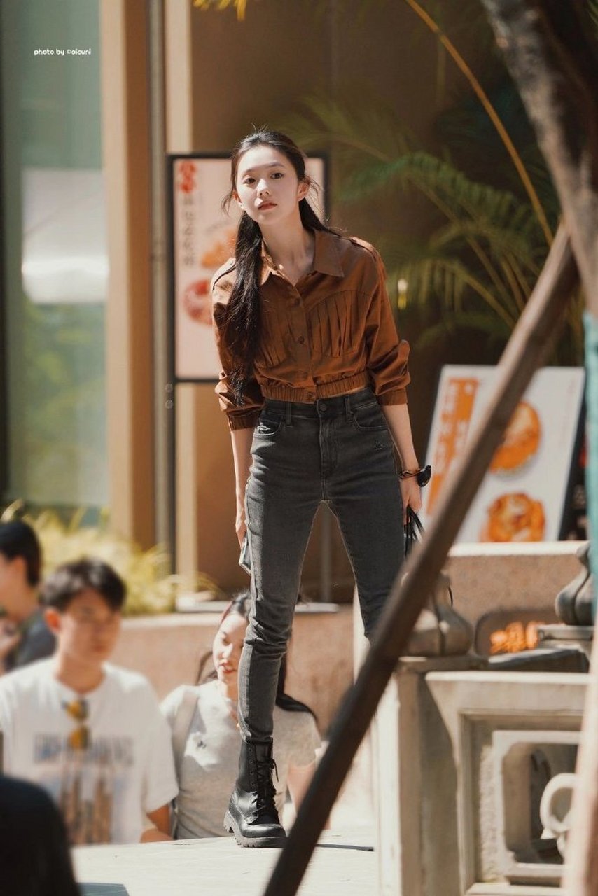 刘浩存的这些抓怕真的是可以了,清纯可爱,身材比例也好,爱了爱了!