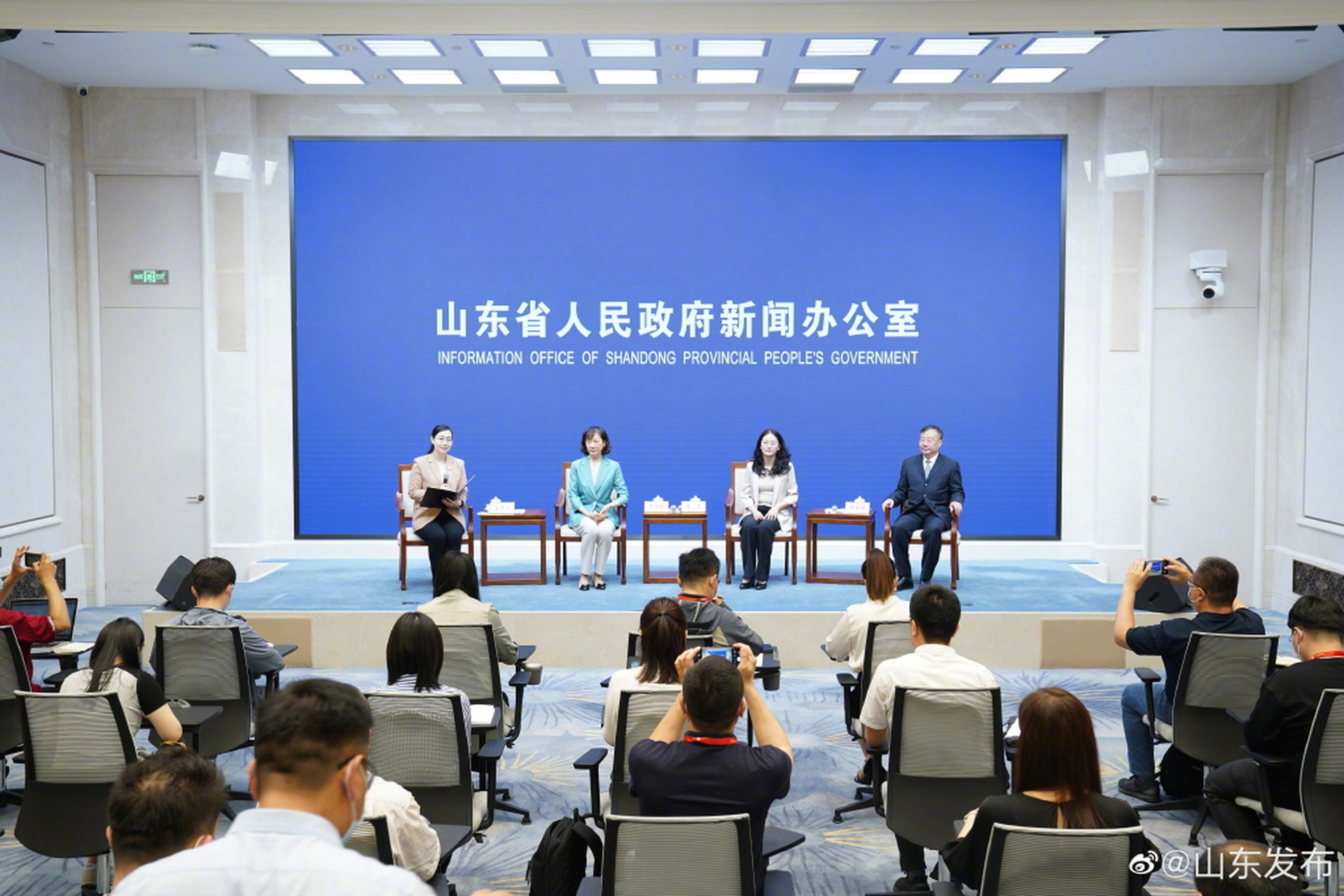 js环球生活有限公司执行董事黄淑玲介绍,2021年,九阳向中国航天交付了