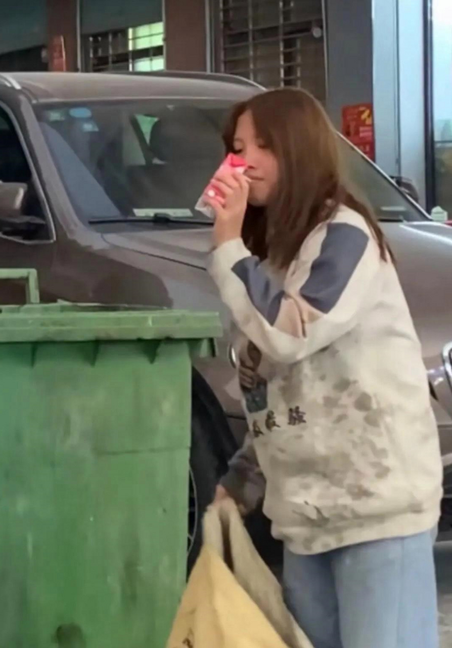 现在这个时代真还有捡垃圾吃的年轻人?