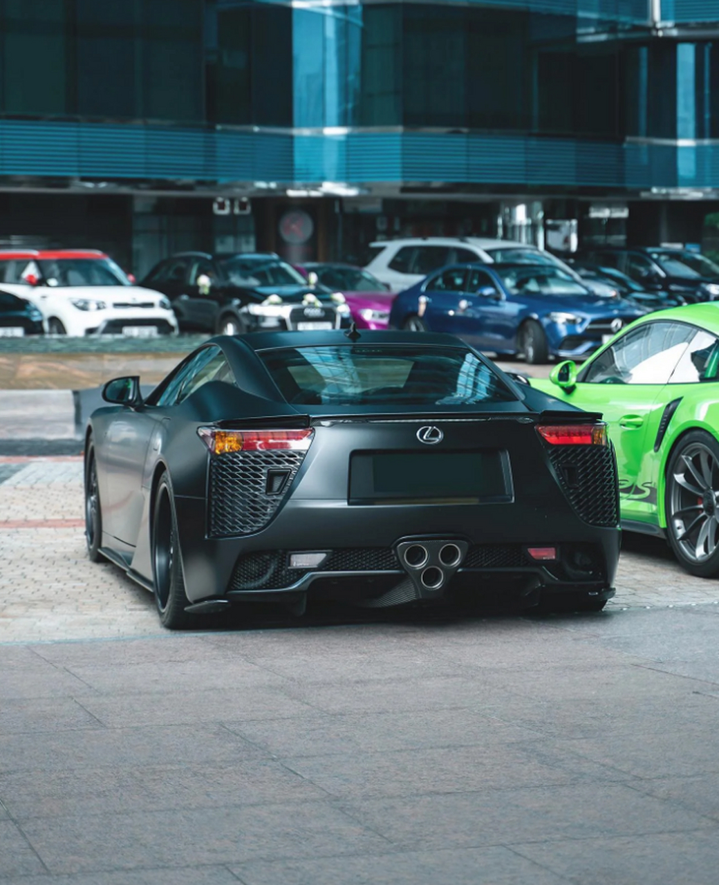 雷克萨斯lfa,是那种你一眼就被美翻的超级跑车!