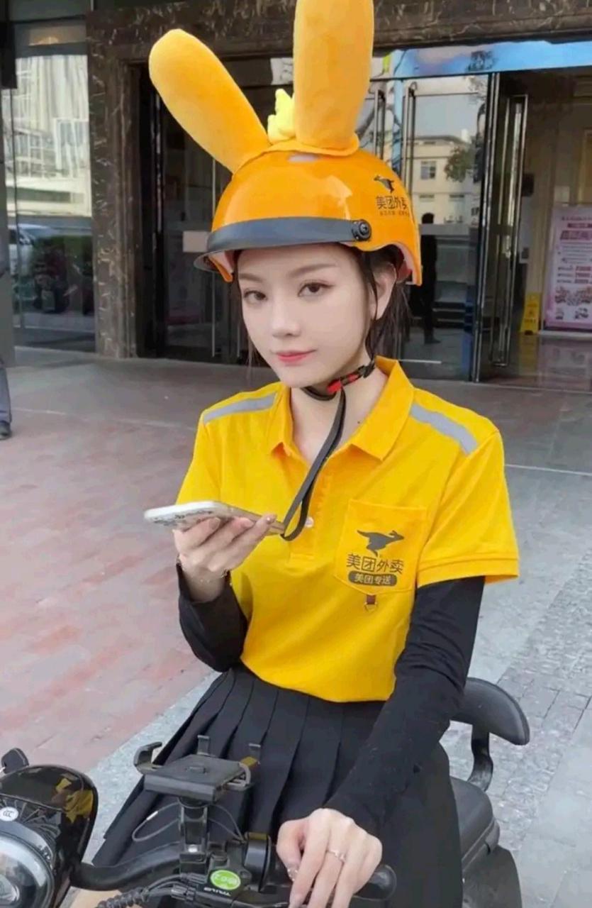 现在的外卖小姐姐好漂亮啊![左捂脸]