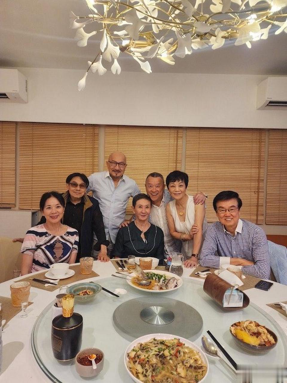 黄百鸣曾志伟麦嘉新艺城之友聚会,「金像女神」郑文雅风采依然!