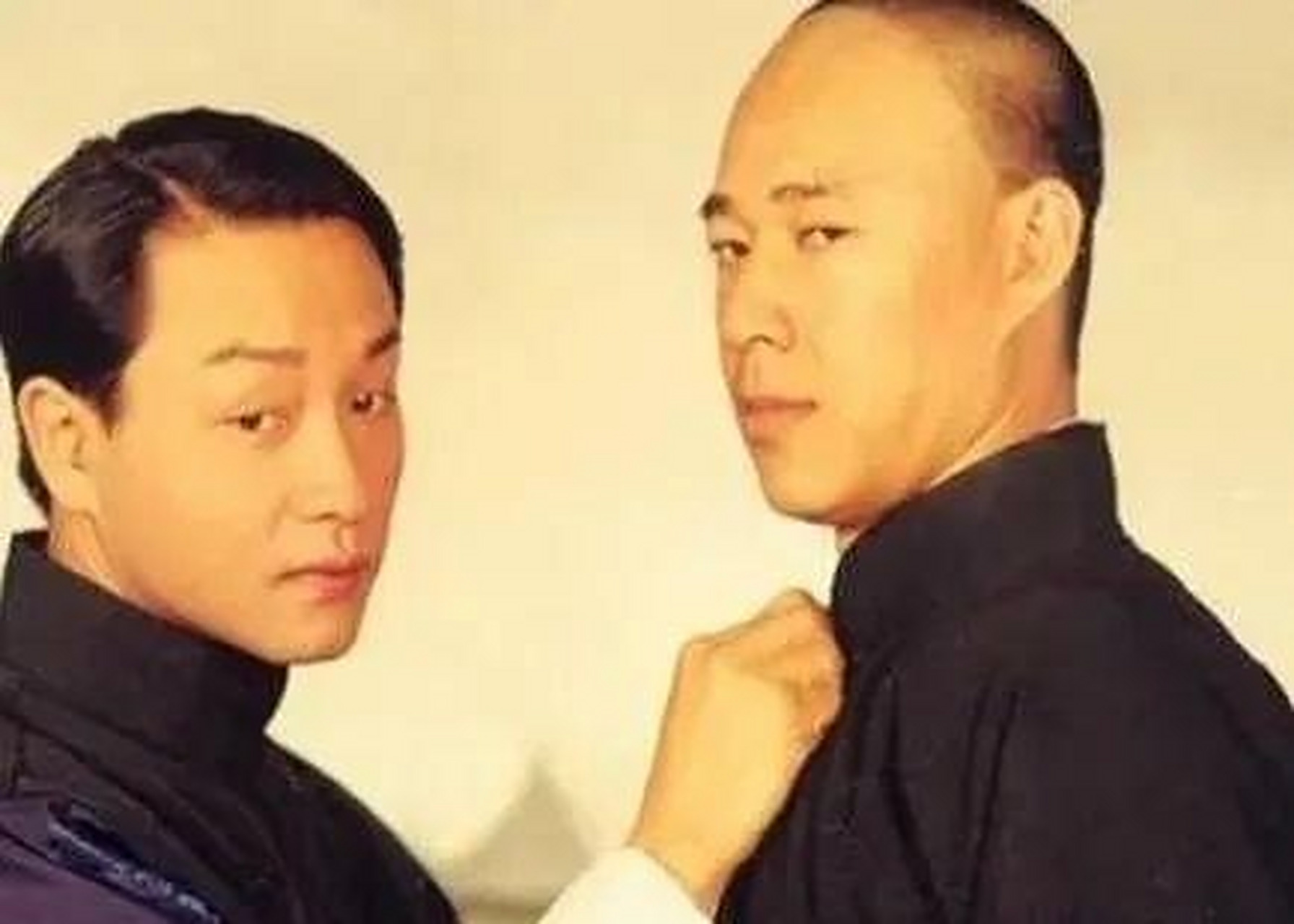 同年,吕丽萍和张丰毅共同出演《龙年警官》.