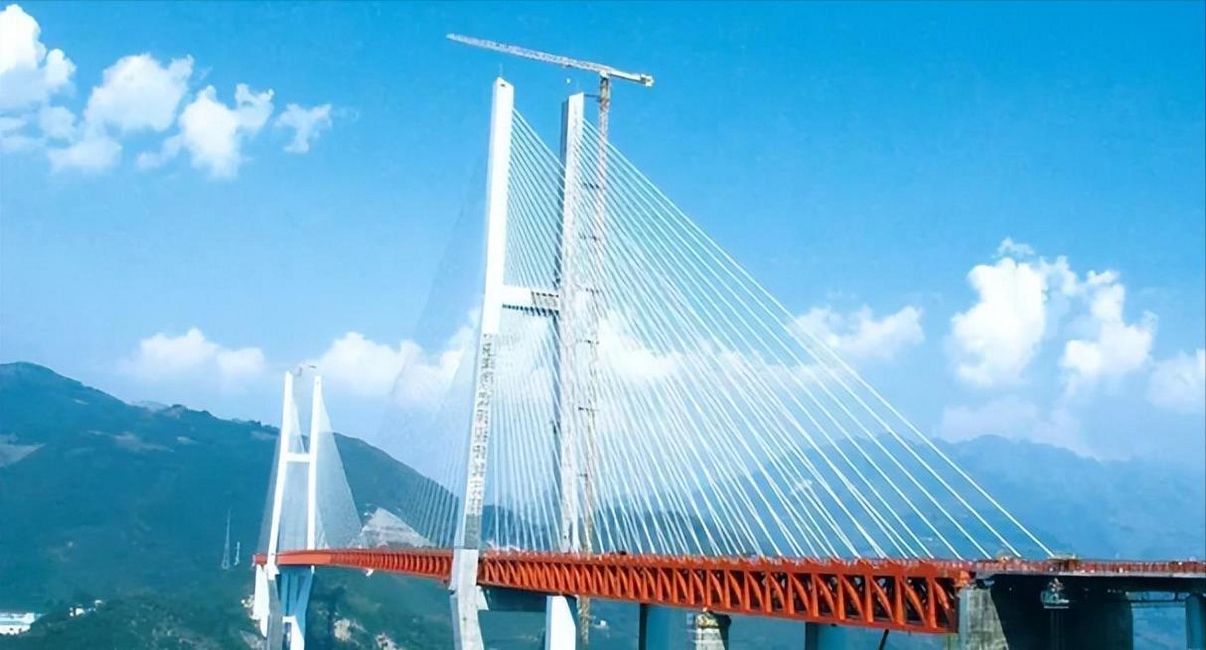 "中国斥巨资10亿修建世界第一高桥北盘江大桥,当美国听到后嘲讽中国