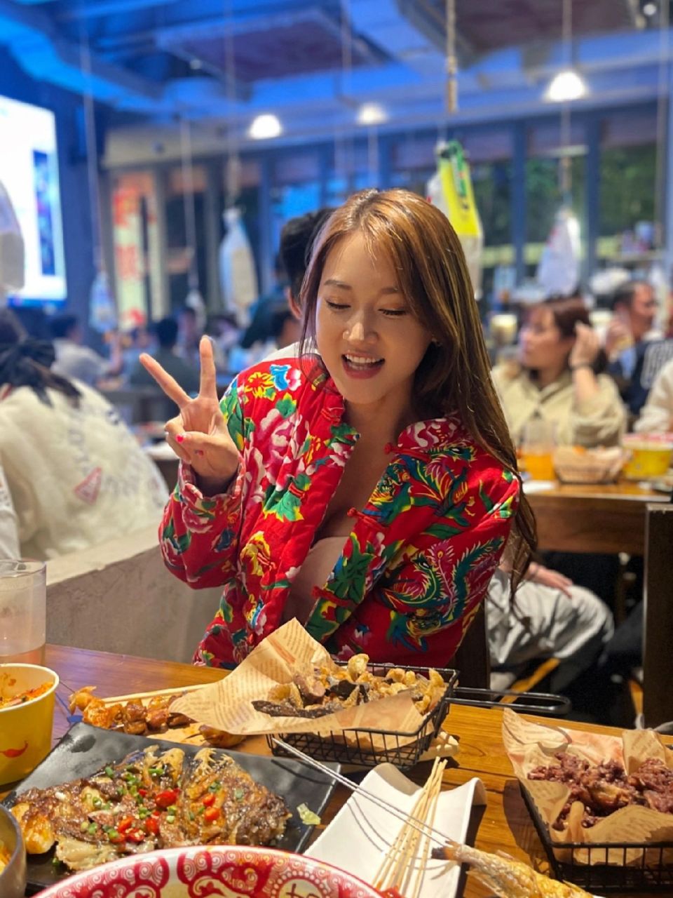 在夏天穿花棉袄 吃烧烤96的感觉 谁懂啊6015