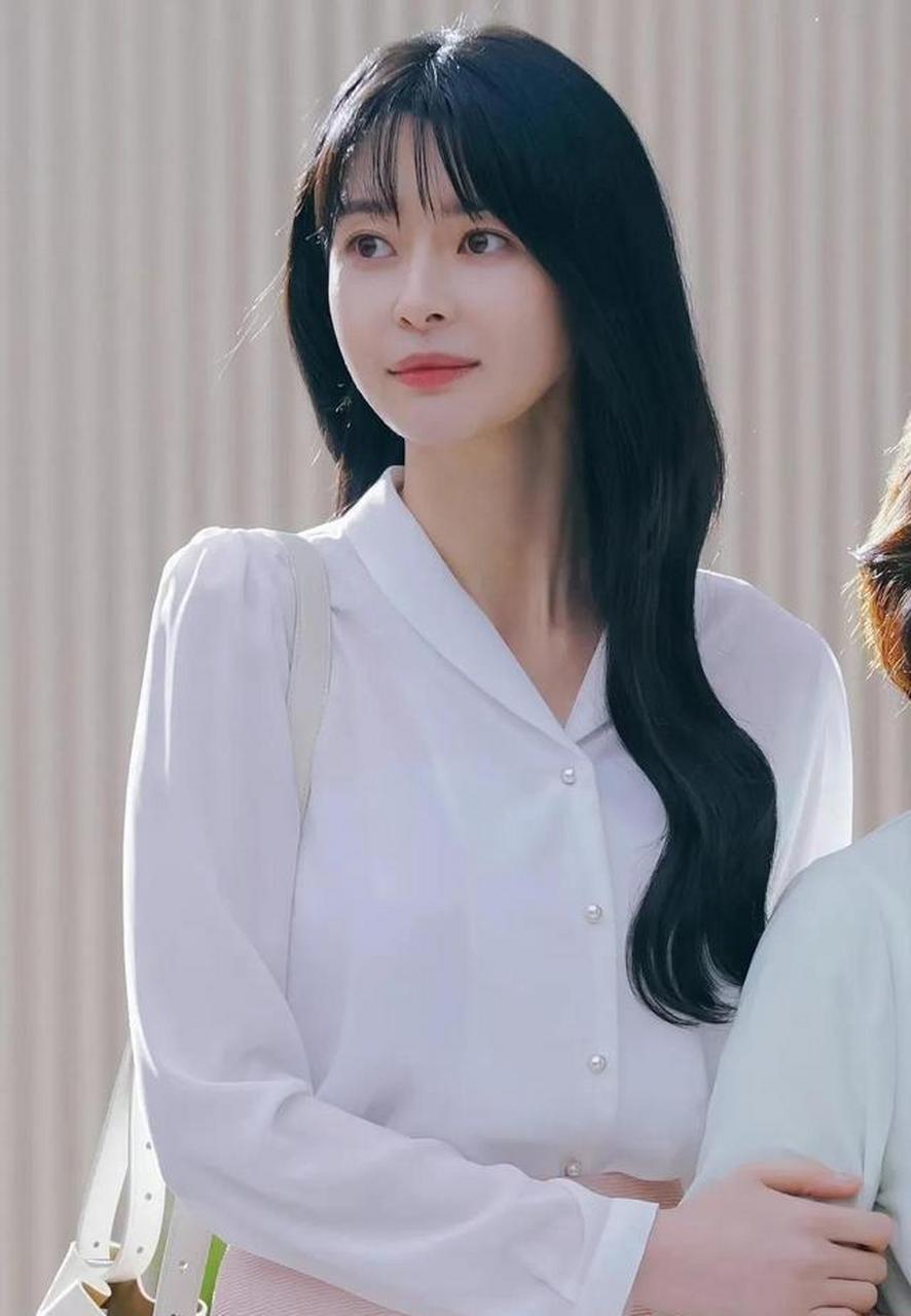 权娜拉,性感妩媚的气质女神,绝美容颜,修长身材,太迷人啦