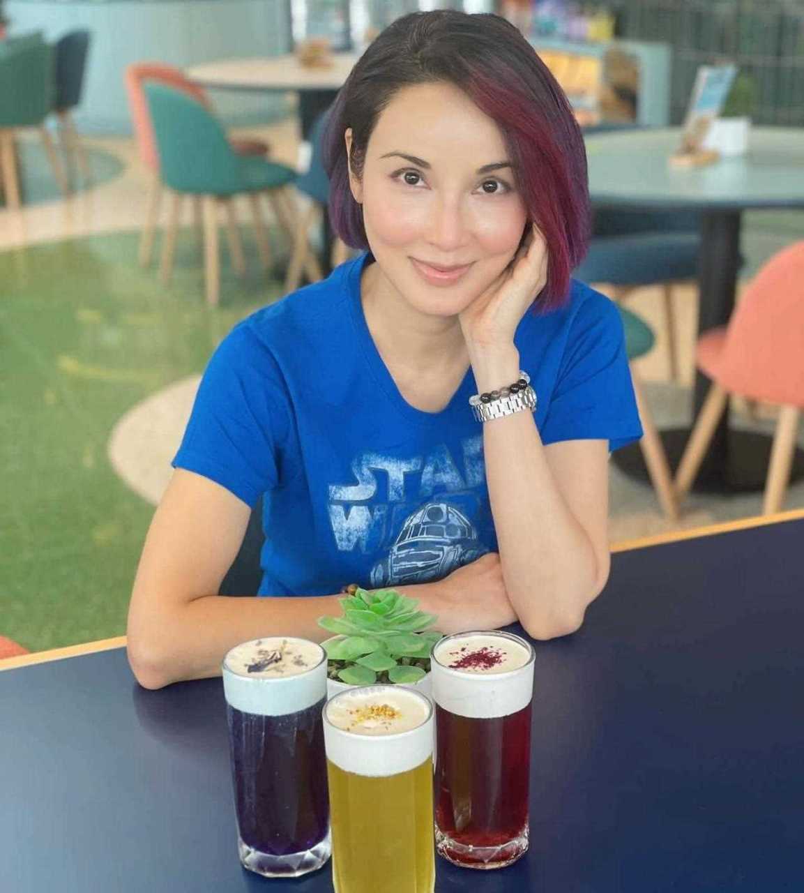 前香港tvb女演员郑雪儿的生活照,她今年已经46岁还是很漂亮[吐]