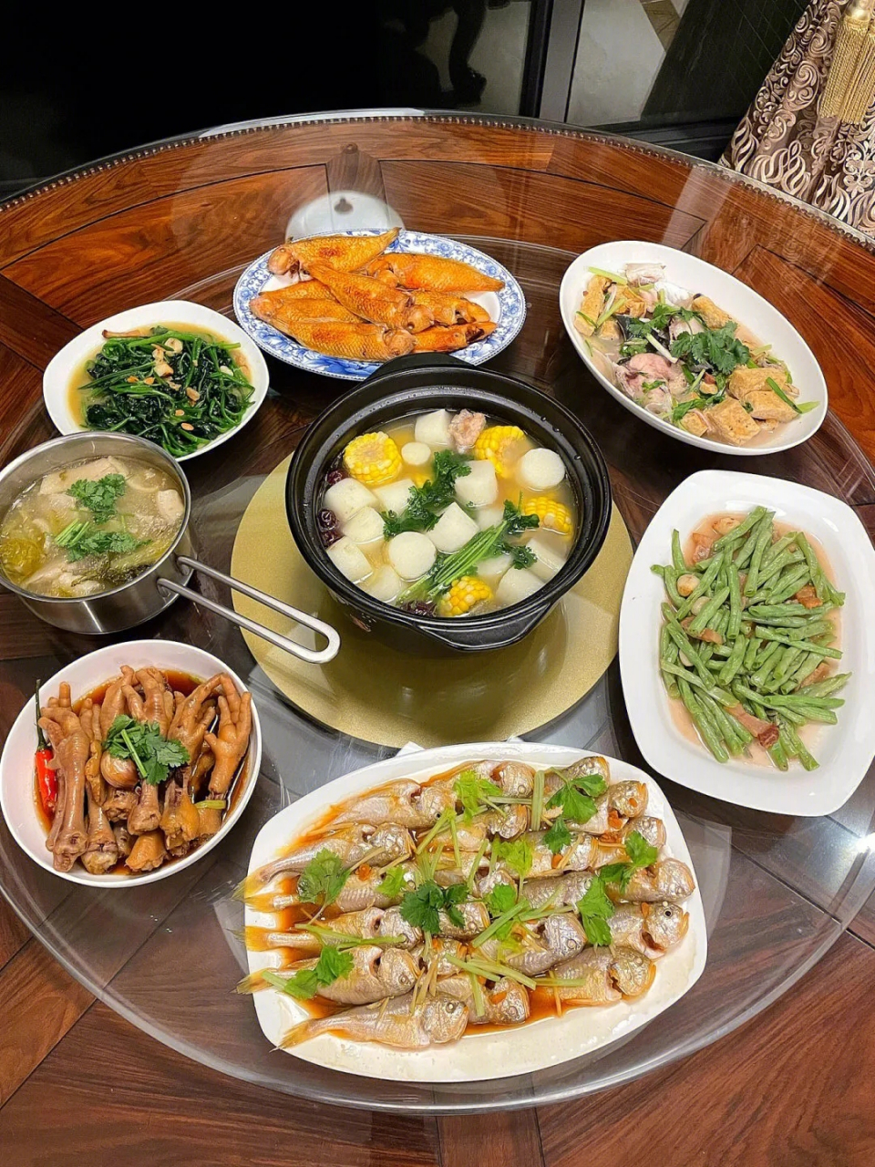 图一,广东朋友请吃饭 图二,云南朋友请吃饭 图三,安徽朋友请吃饭