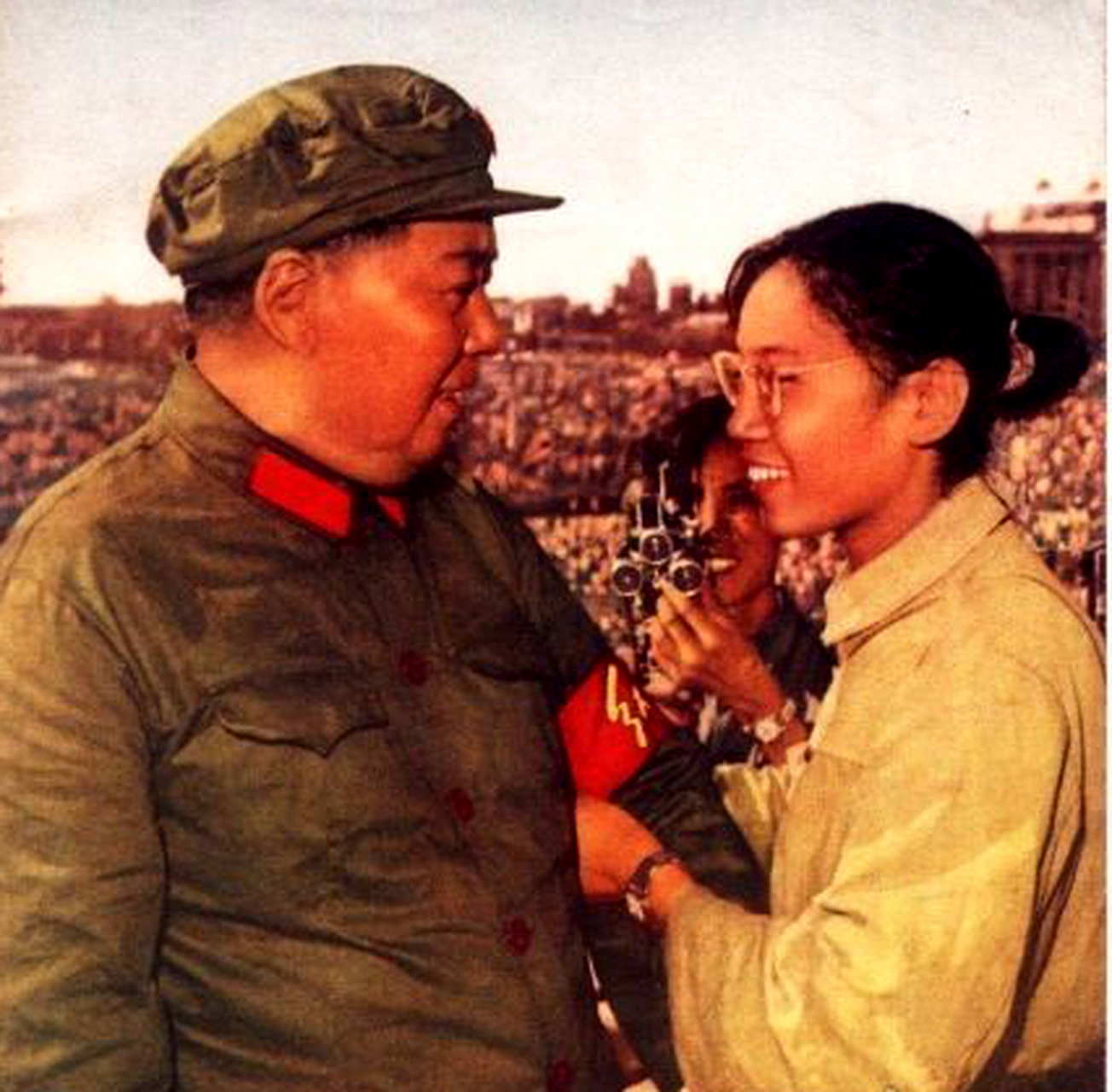 宋耀武,原名宋彬彬,女,1947年生,开国上将宋任穷之女,上世纪六七十