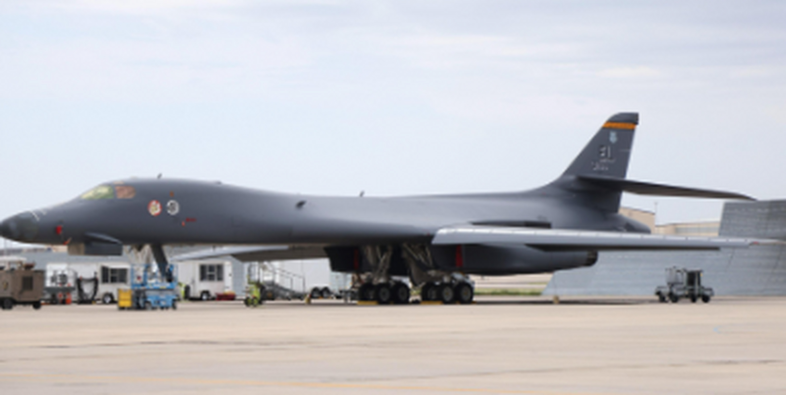 美媒:美军或将17架b-1b战略轰炸机出售印度,但印度似乎不太买账 之前