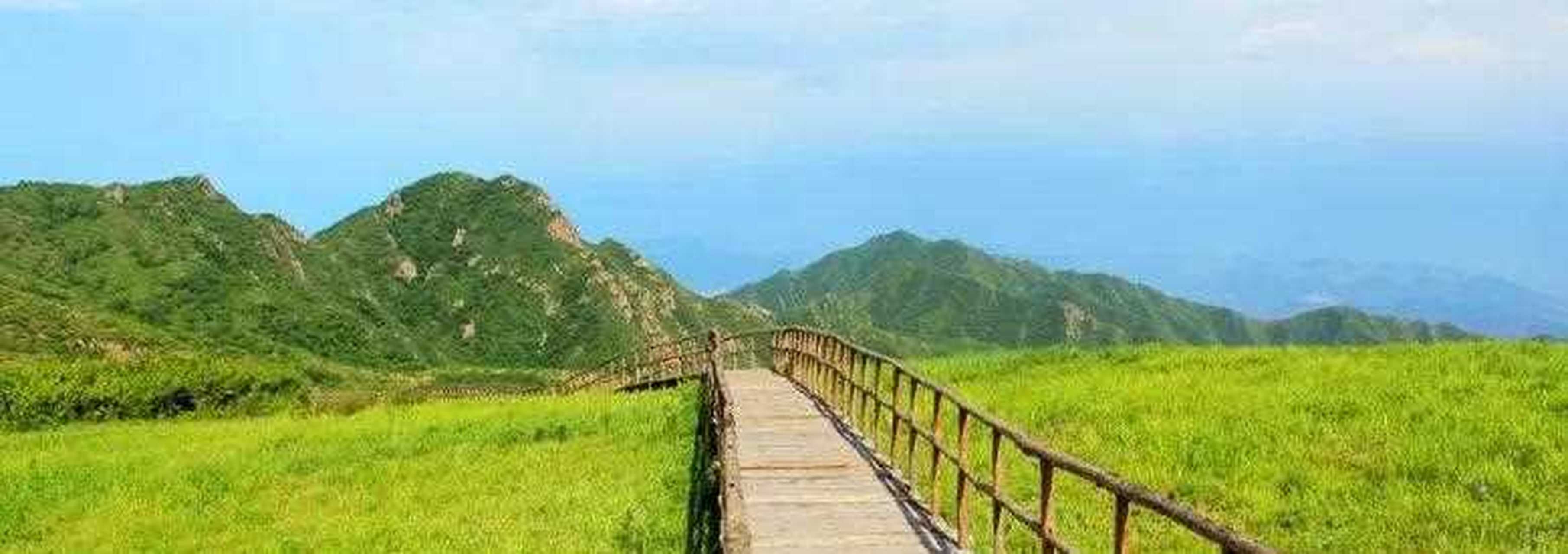 黄龙山庄旅游区地处燕山山脉,位于河北省怀来县境内,东临北京,西接晋