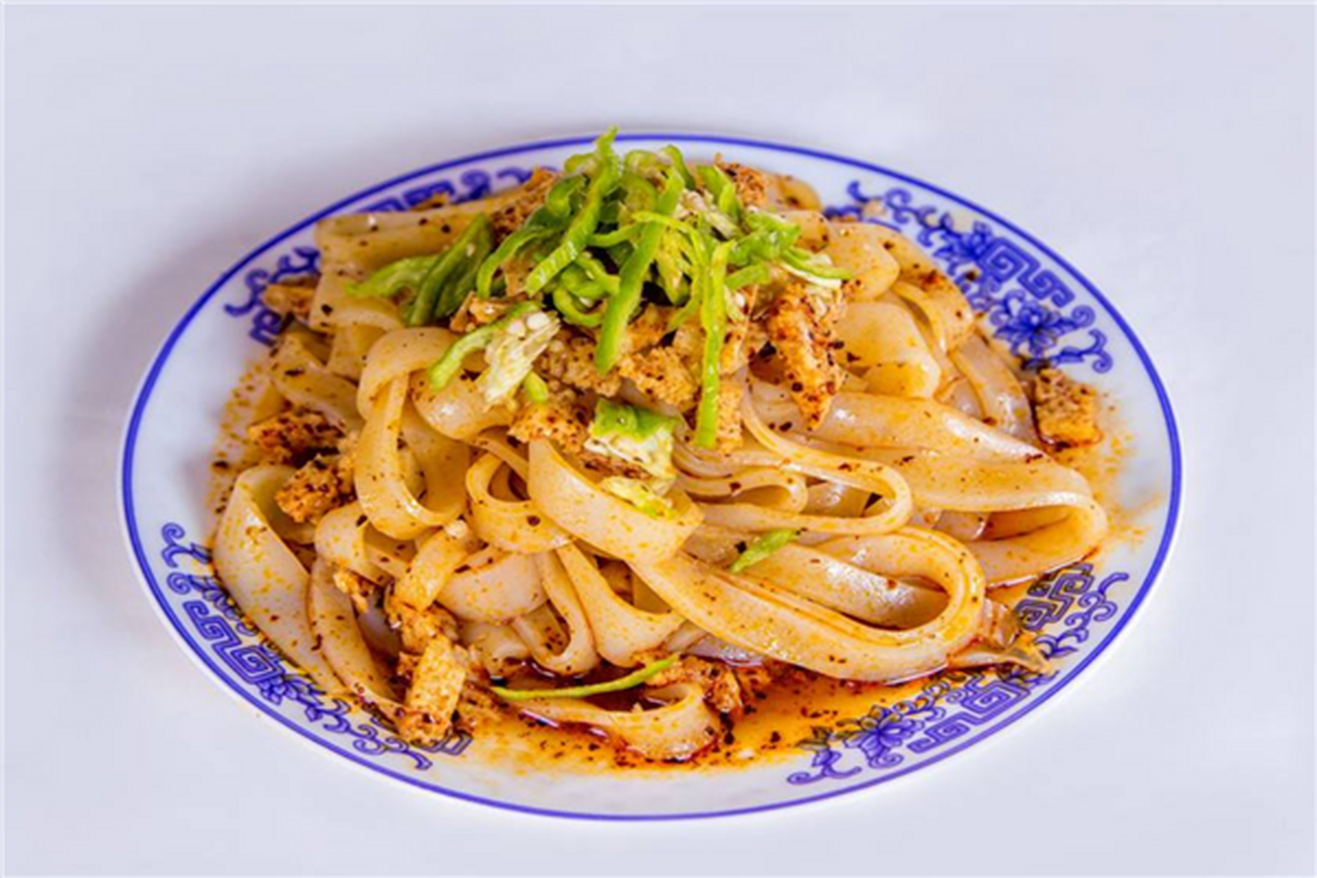 甘肃凉皮可以说特别有名气,全国各地的凉皮几乎都是源自甘肃,凉皮乔 