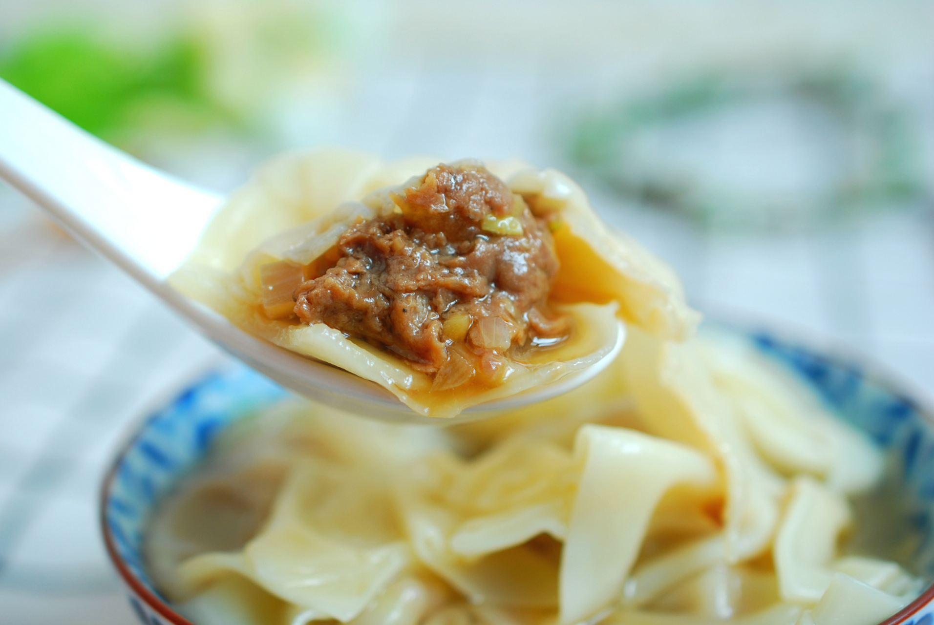 冬天,早上吃一碗热乎乎的牛肉馄饨真是太舒服了!