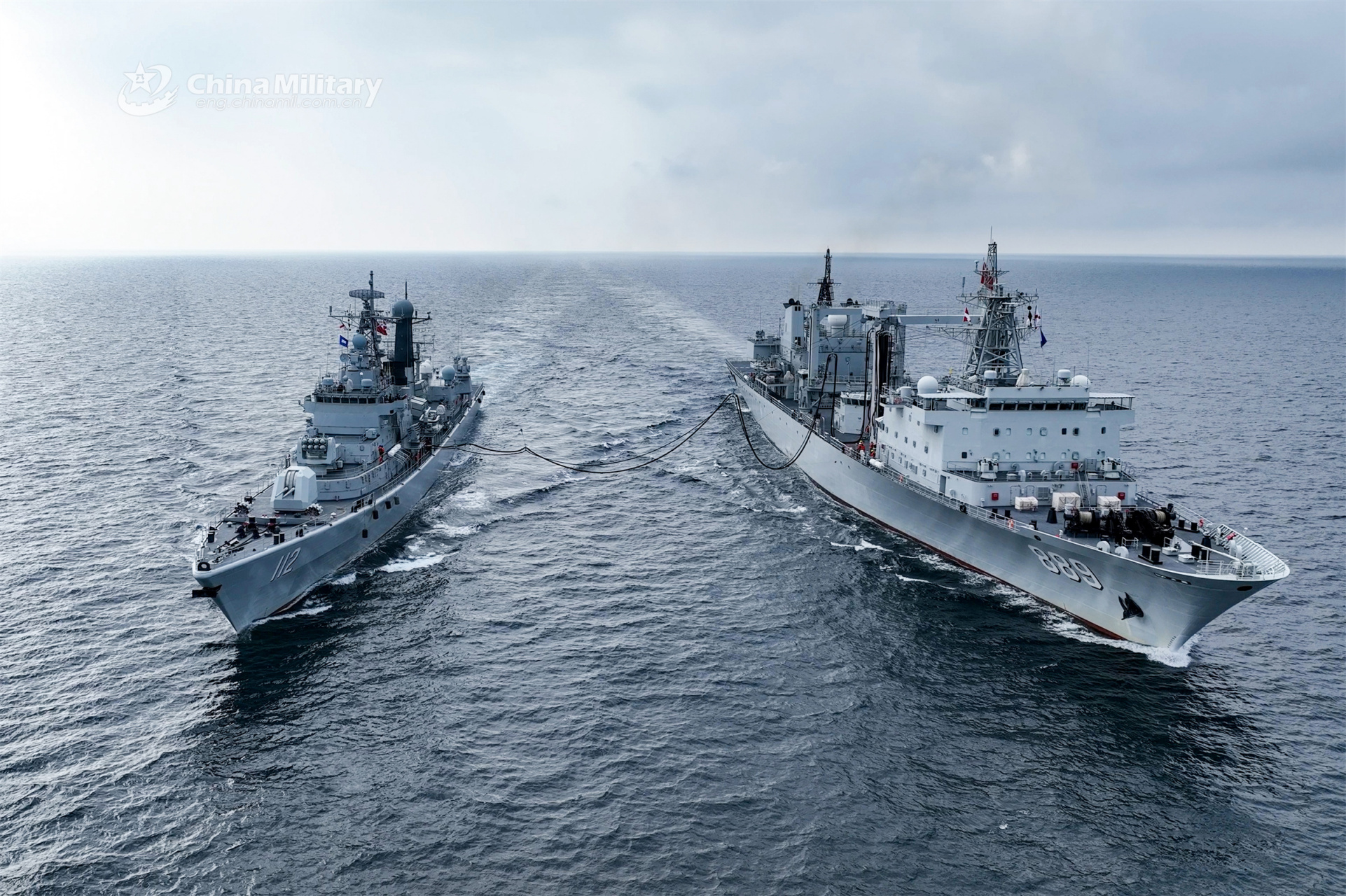 我国海军的『中华第一舰』,哈尔滨号驱逐舰于1989年9月8日开工建造