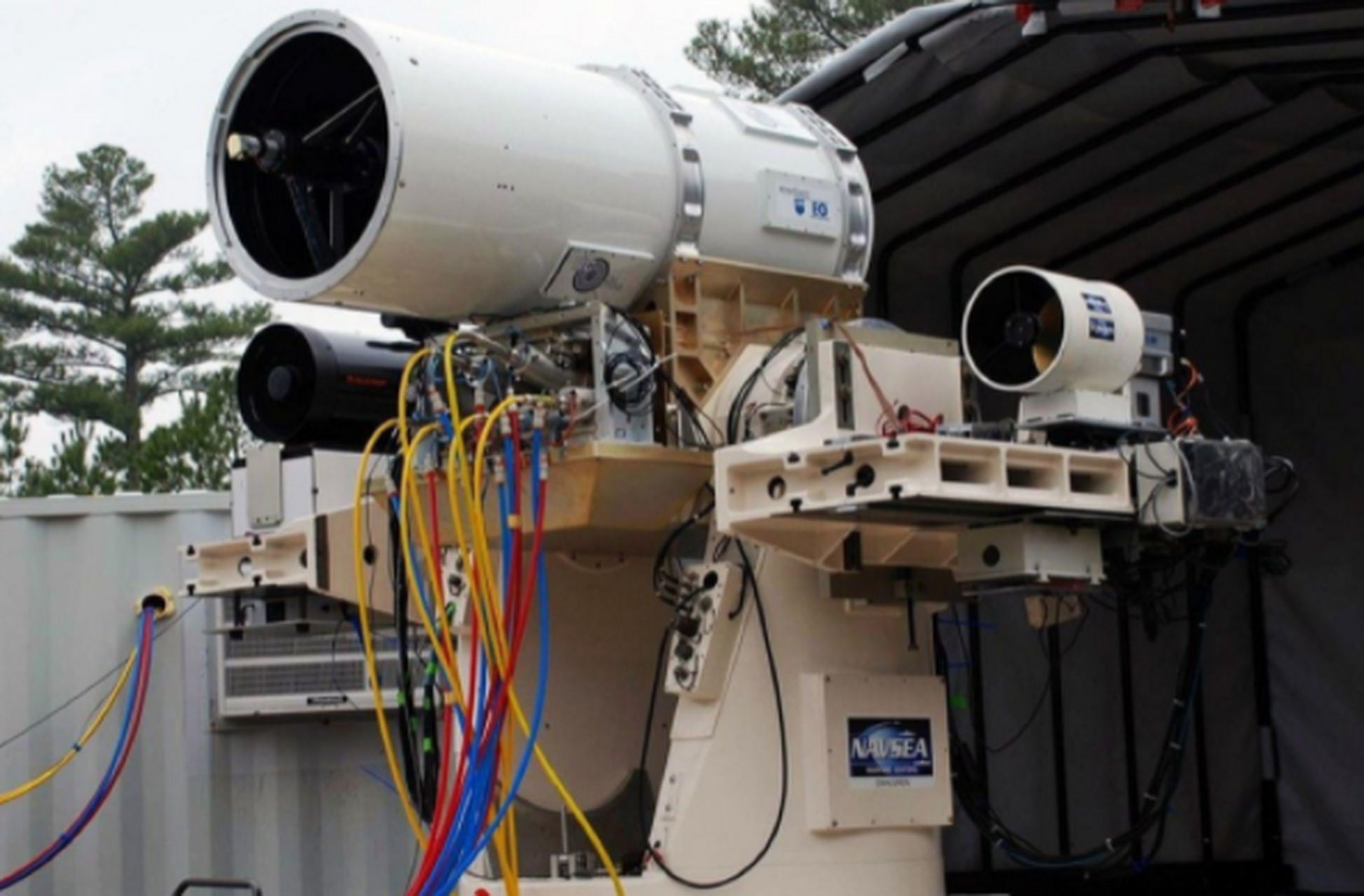 中国高功率微波武器实现小型化,打击小卫星有了"杀手锏" 最近国防科技