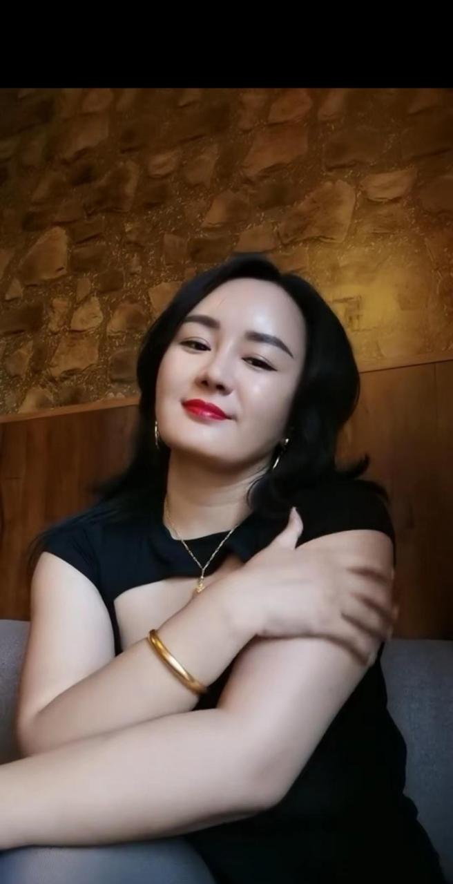 风韵犹存的少妇