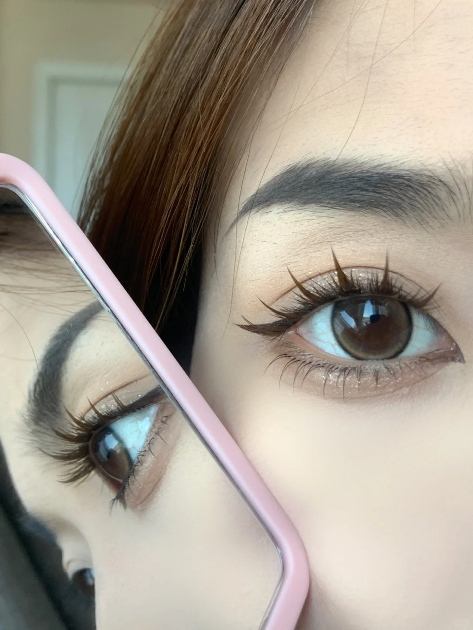 焦糖色睫毛是自然 又有存在感的天花板吧贴腻了黑色的睫毛就来试试