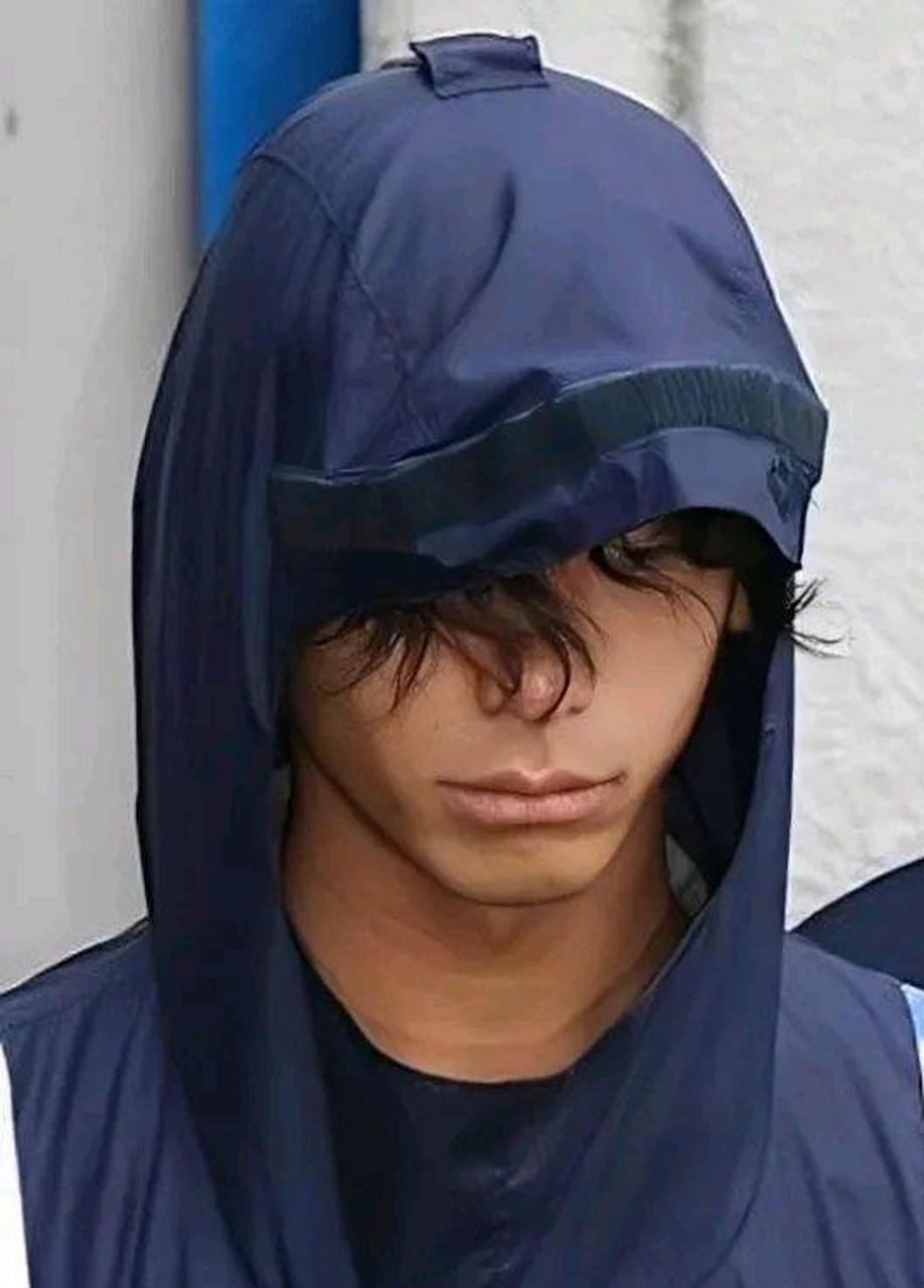 这个男人名叫市桥达也,2009年,他奸杀了一名英国女孩,为躲避追捕,他