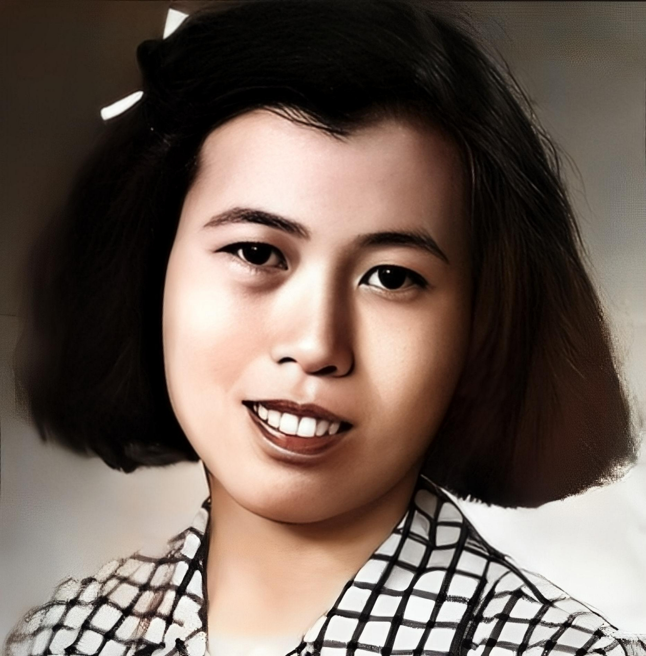 80年代山东美女的黑白照片.