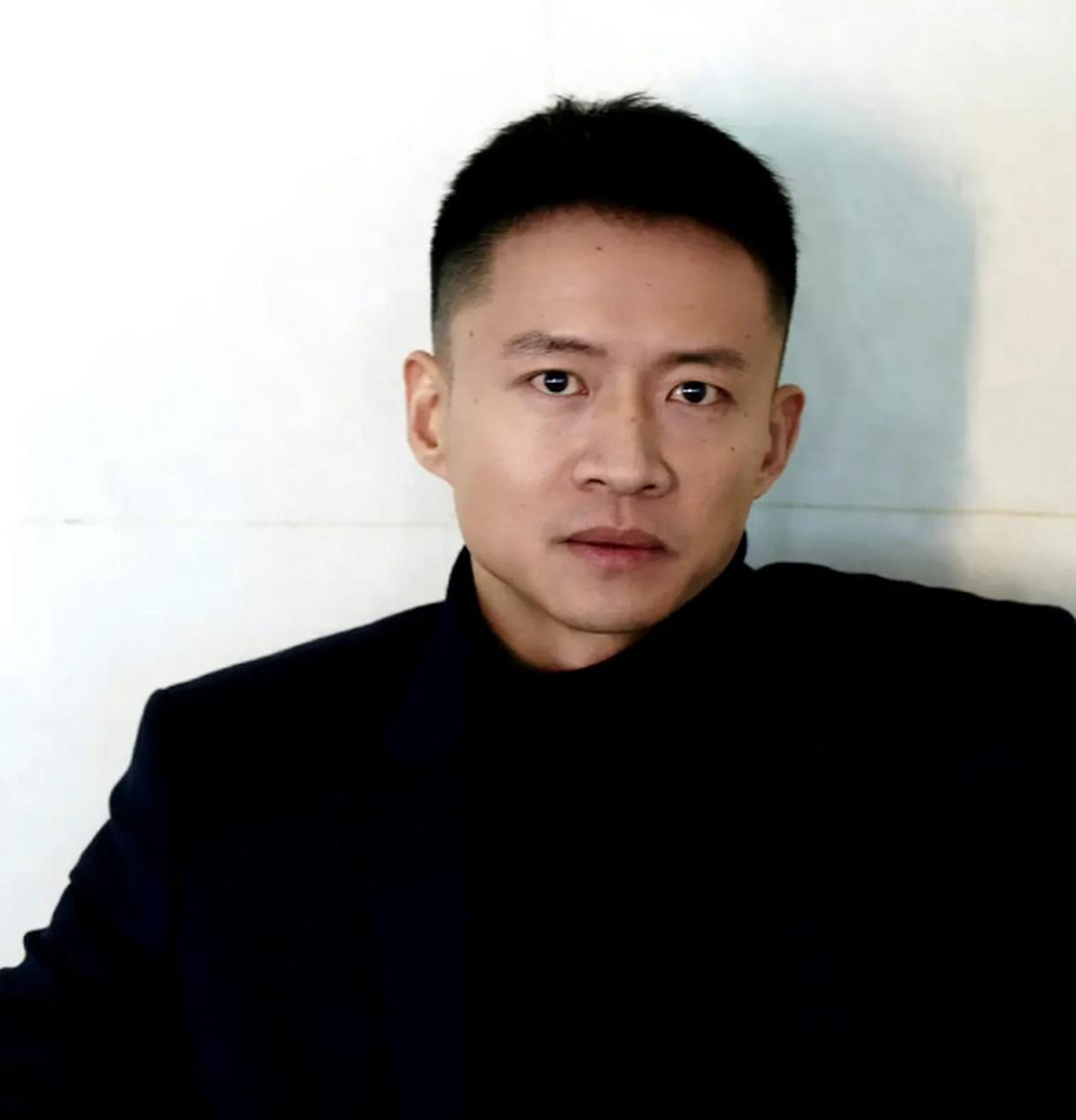 演员唐曾有些无奈地发文感慨,原来是网友好奇询问在热播剧《人生之路