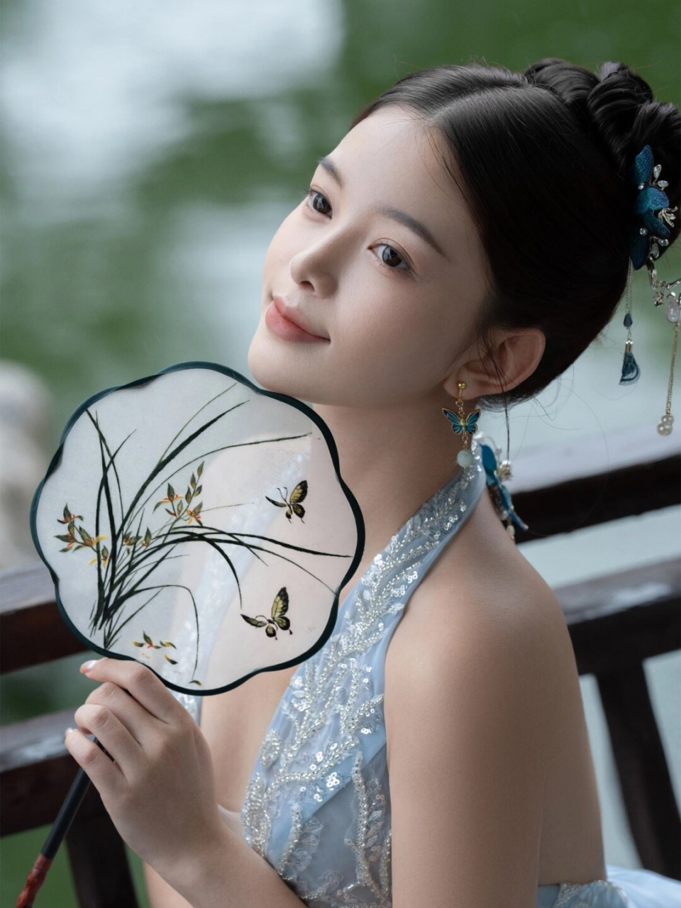 园林婚纱艺术照  我们看到了古典中式园林在婚纱照中的魅力.