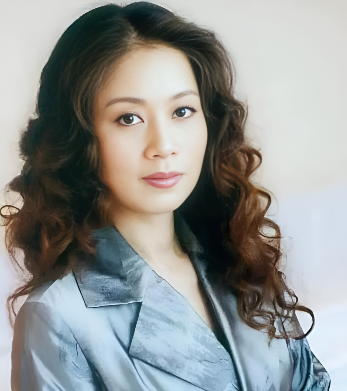 马兰说:"余秋雨跟我在一起感觉很奇妙,我跟他上辈子可能也是在一起