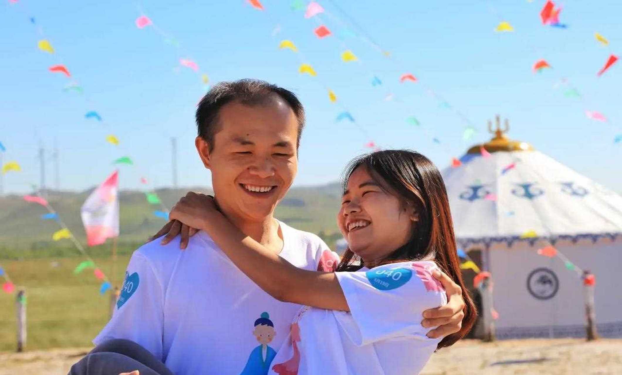 抱一抱那个……抱一抱 抱得我的妹妹上花轿[白眼] 听过此歌的举个手?