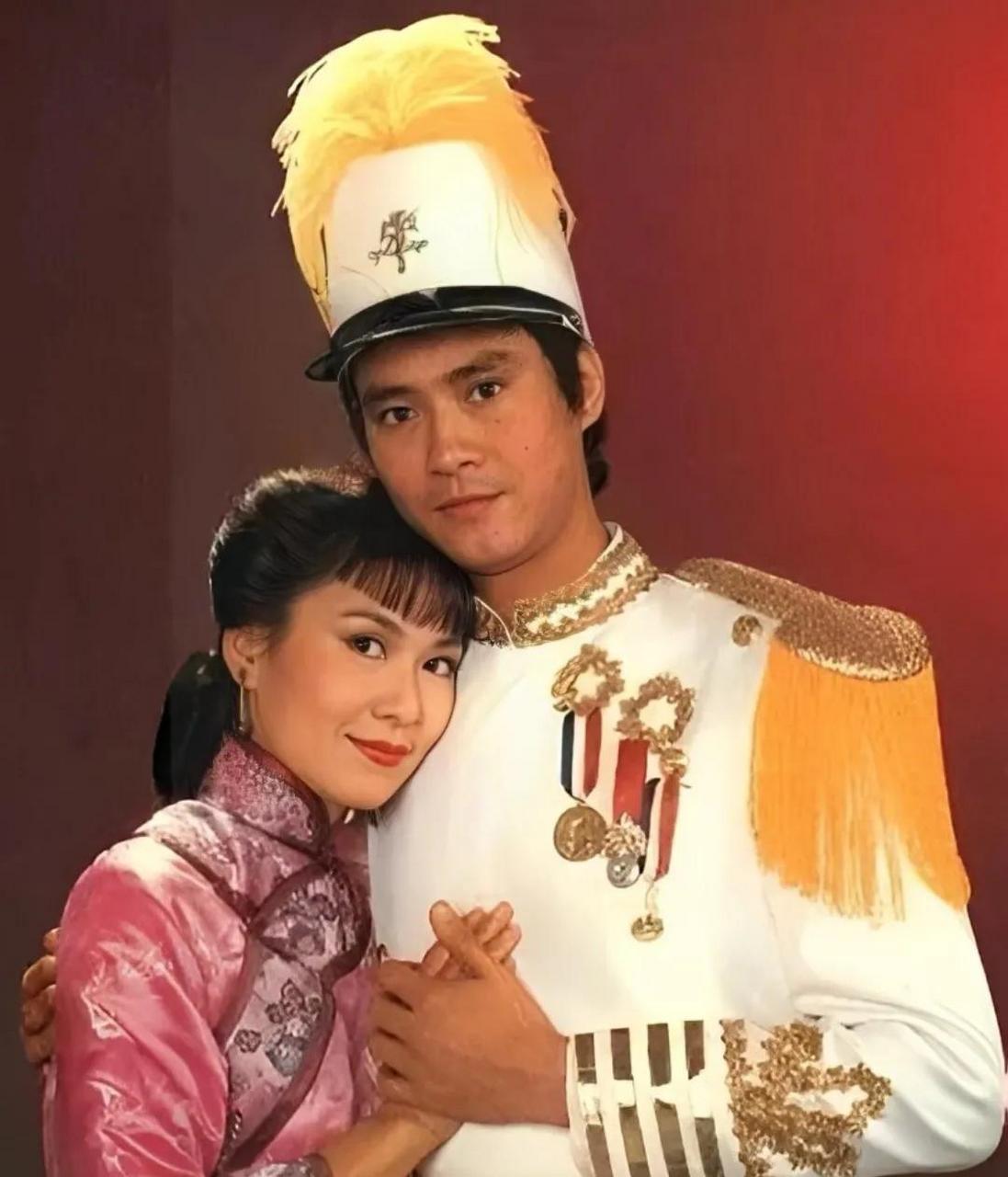 领动计划# 原来郑少秋和翁美玲也拍过情侣戏啊!