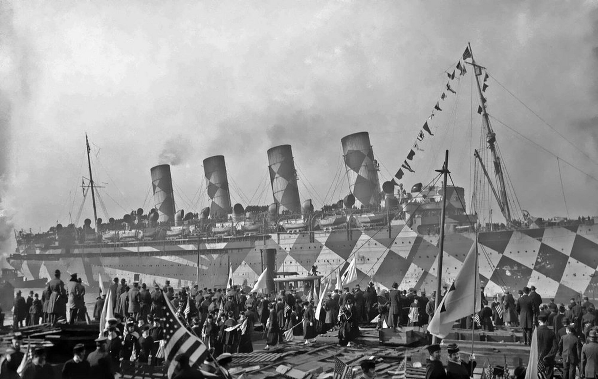 『1906年下水的英国皇家邮轮"毛里塔尼亚号"生涯』  英国皇家邮轮"毛