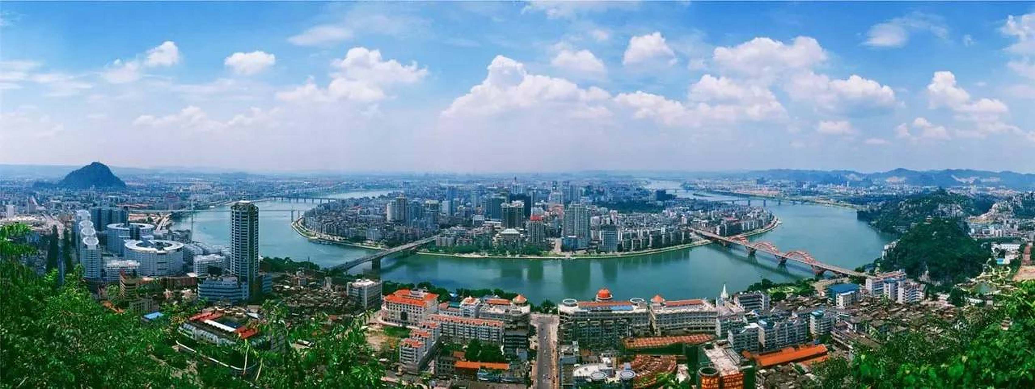 5月31日下午,在多个网络社交平台上流传一系列微信截图,声称"柳南区