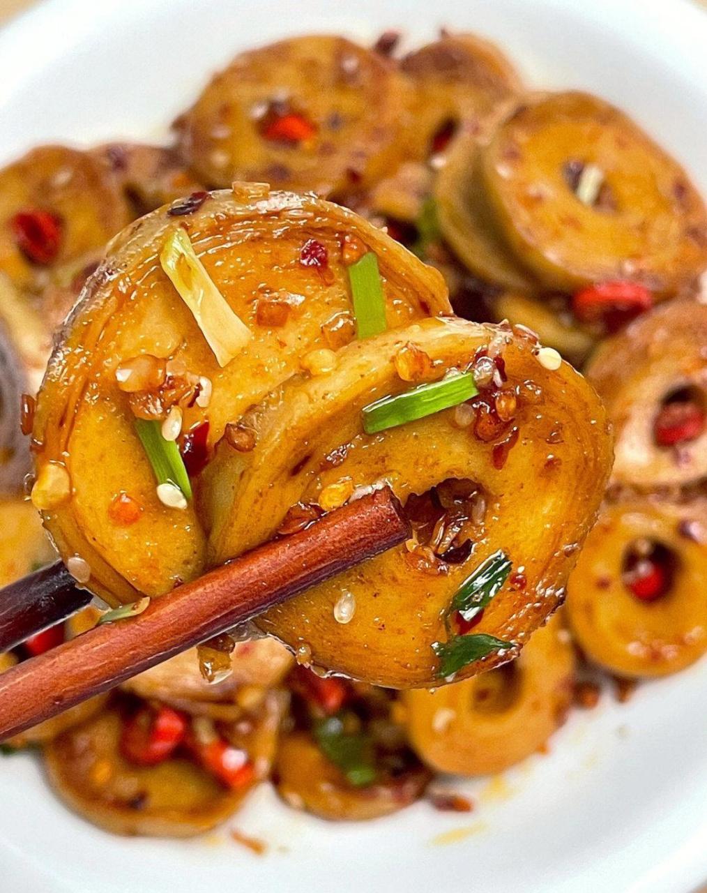 这样做炒面筋,味道不输外面烧烤摊的!