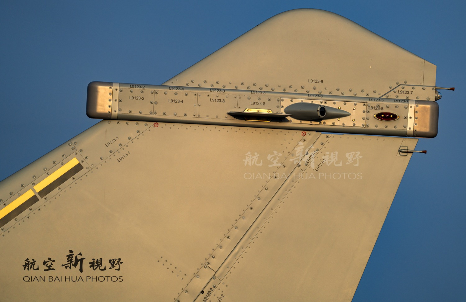 空军某部歼-10c战斗机垂直尾翼细节特写,空军某部歼-16战斗机垂直尾翼