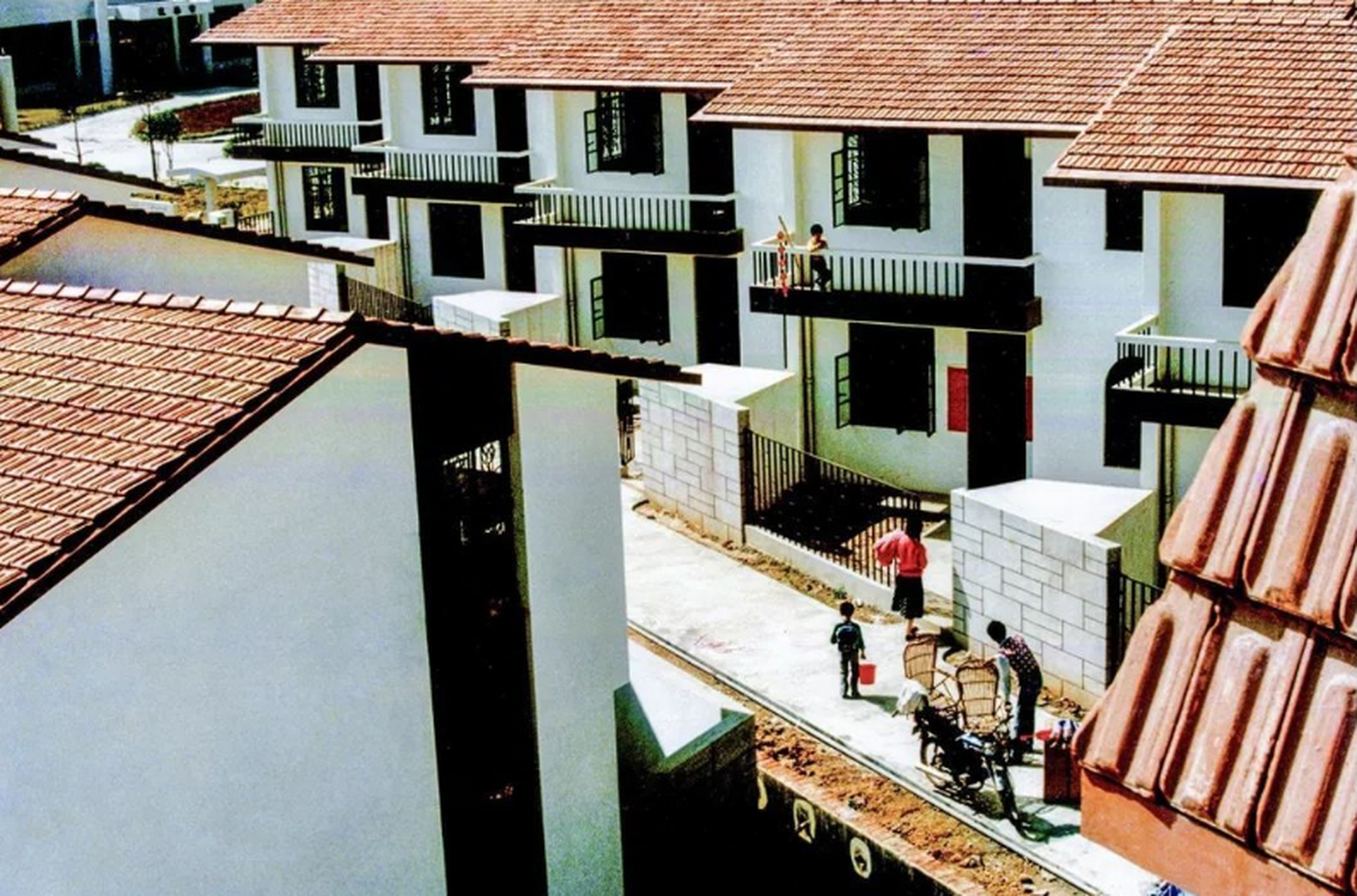 1988年,新会,龙兴花园小区,小区的居住环境比现在有过之,而无不及.