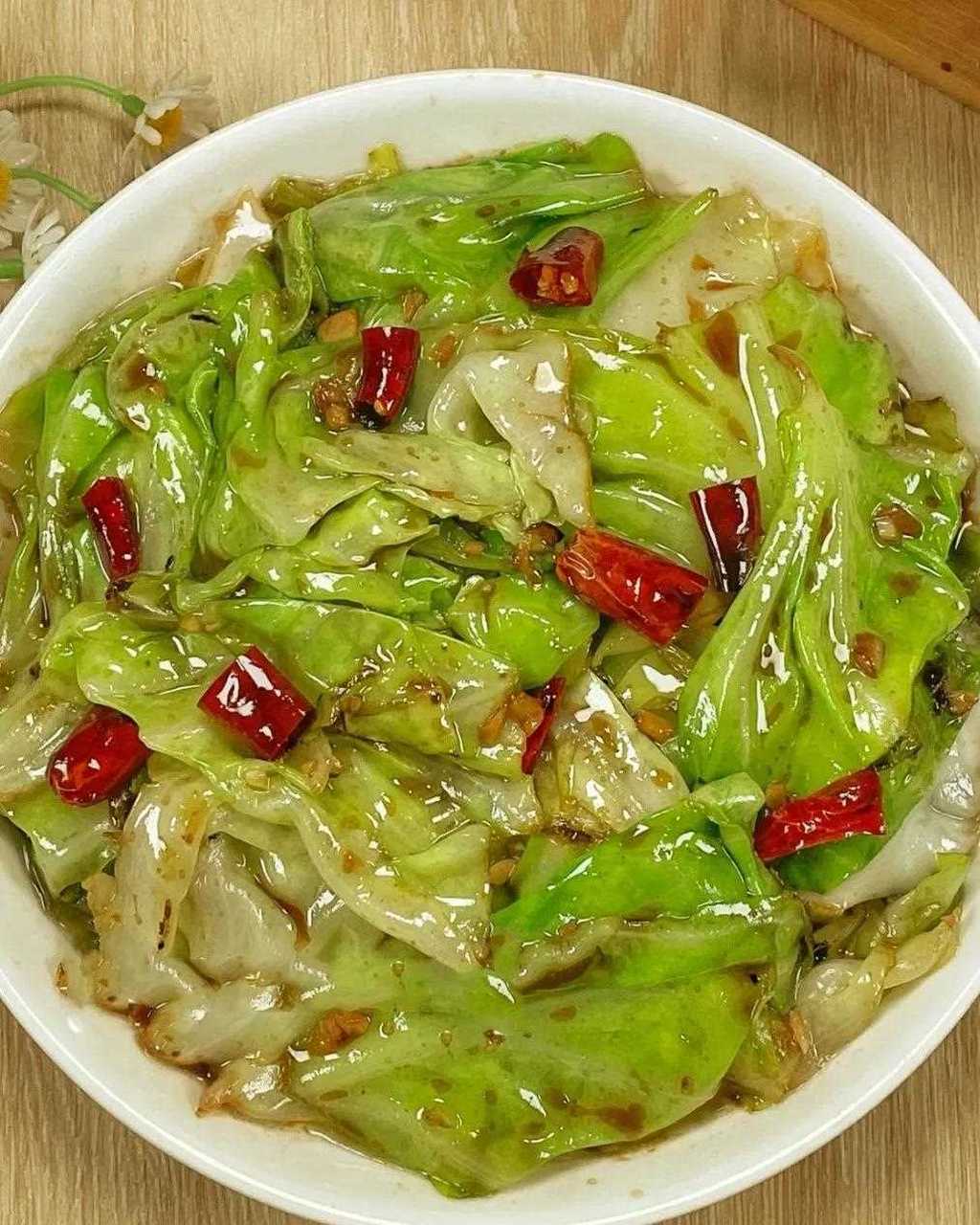 这个干煸手撕包菜真的是一绝!巨好吃!