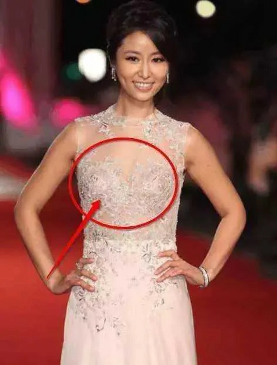 "  到了晚上,司机求饶:"求你原谅我,我一家人还要靠我养活