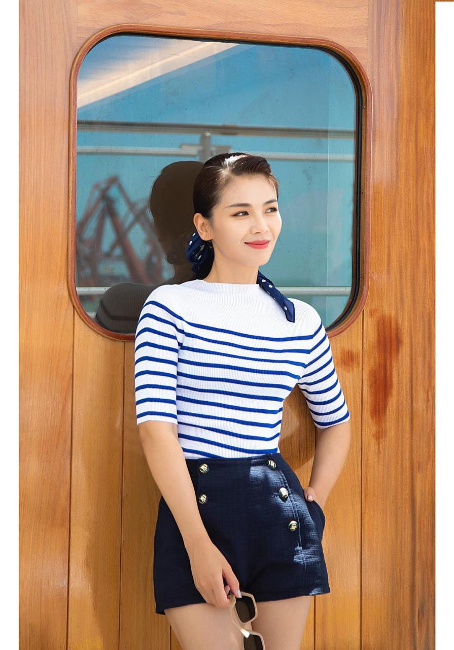 刘涛游轮度假大片 刘涛登《悦游traveler》七月刊封面大片,红唇美艳