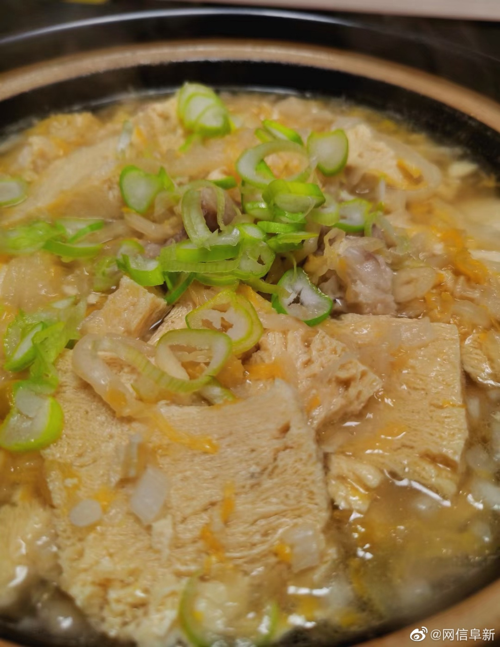 美好辽宁欢迎您#  冬日里的这一道酸菜白肉冻豆腐,既保留着市井烟火