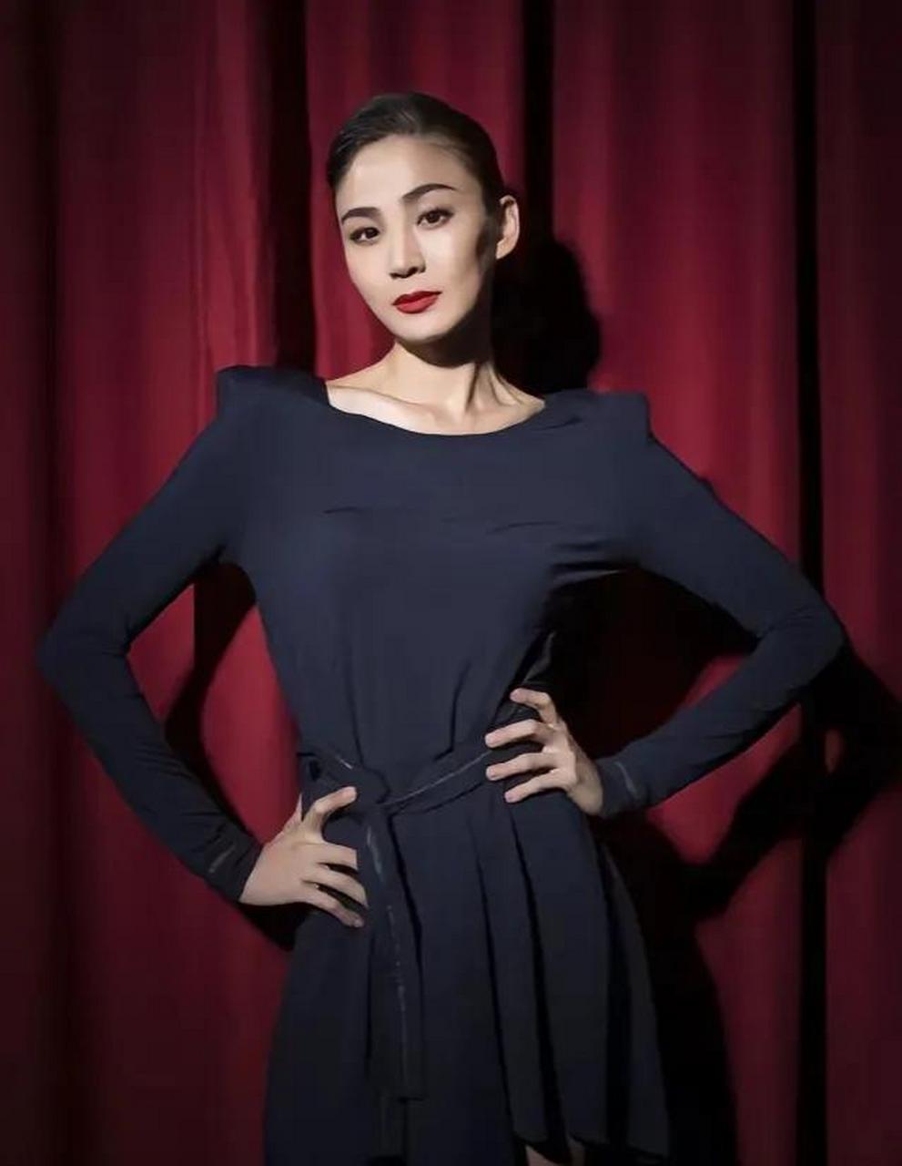 洪小玲演员是一位出色的演员,她的高质量演艺受到了广泛的认可.