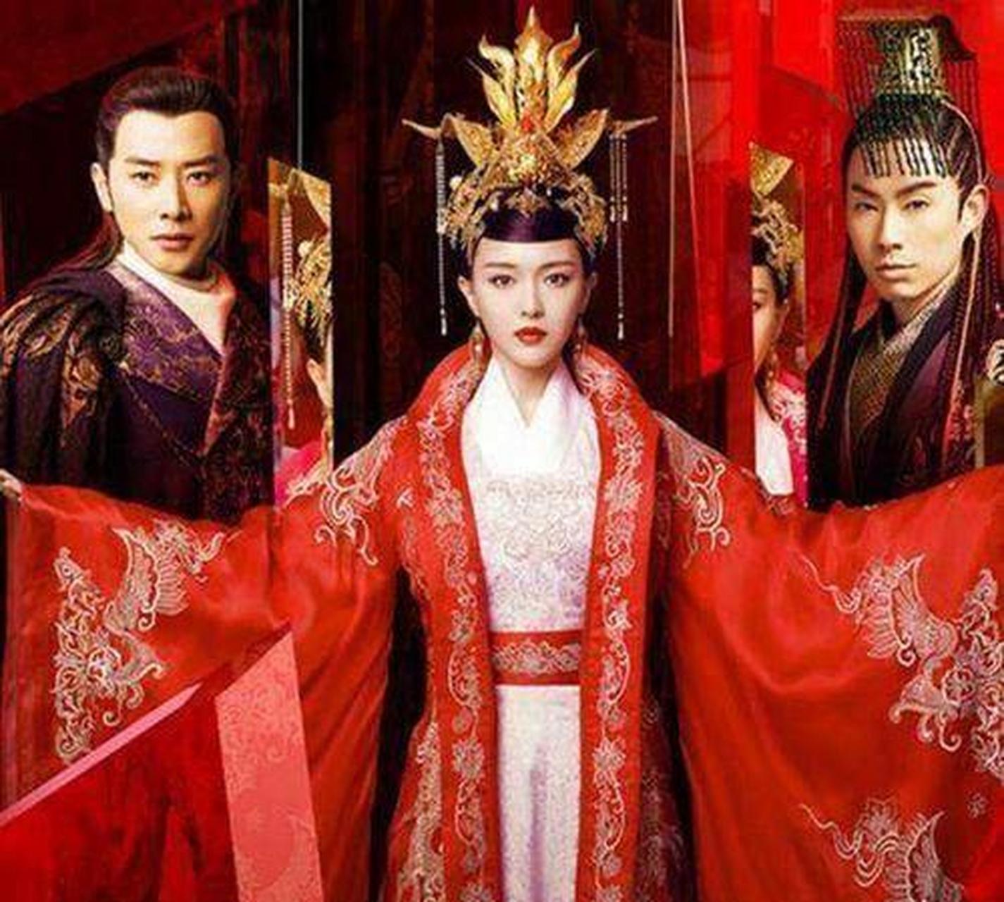 498年,冯润皇后与高菩萨在寝殿内翻云覆雨.