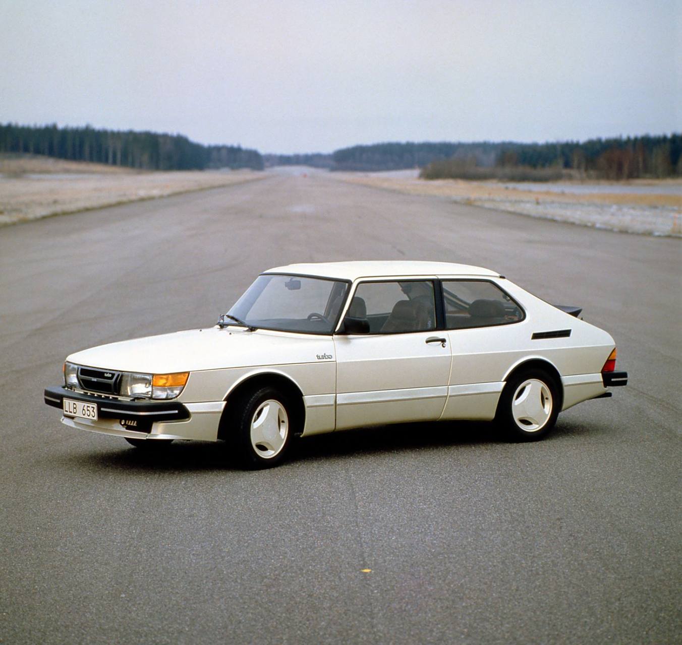 壁纸# saab 900 turbo aero/spg prototype