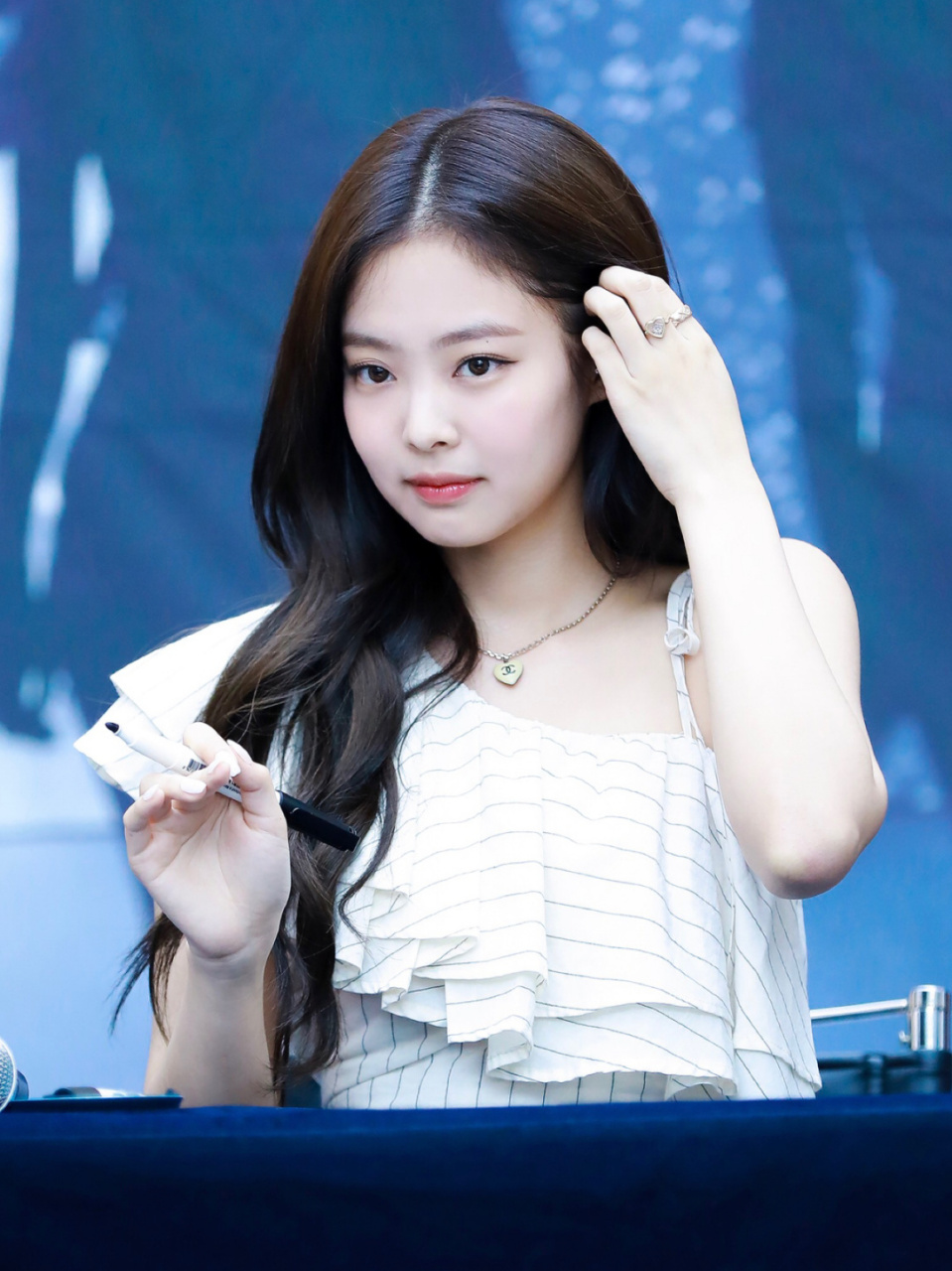 为什么妮这么可爱 jennie日常私服穿搭分享 可奶可a的妮妮太喜欢了