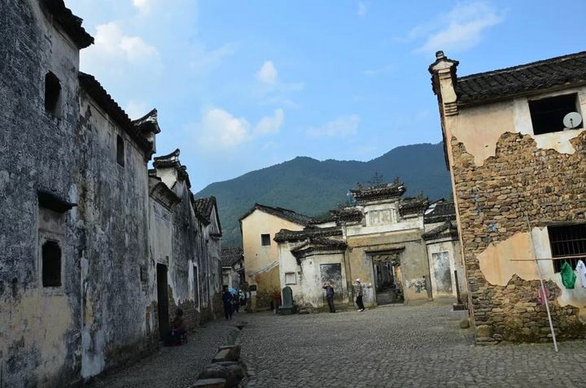说走就走的旅行##慢游周末 玩go成都# 义门古镇:义门古镇是一个保存