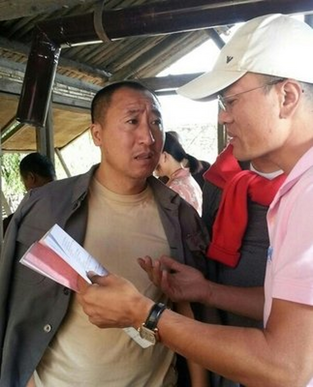 2016年,赵本山突然接到电话,爱徒张小光骑摩托车时发生意外去世,他