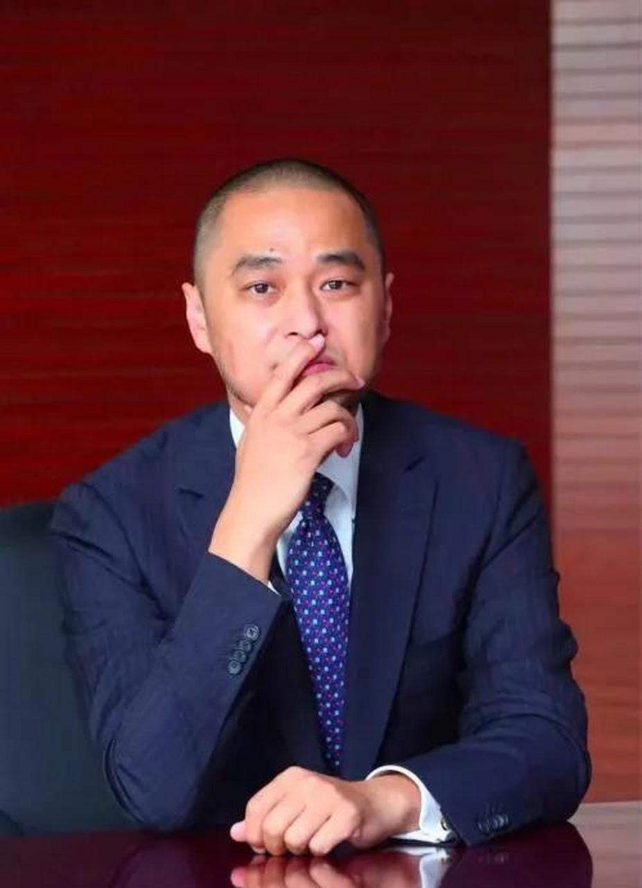 华润原董事长宋林出事的前几天,ceo冯唐随身携带多年的一块古玉突然碎